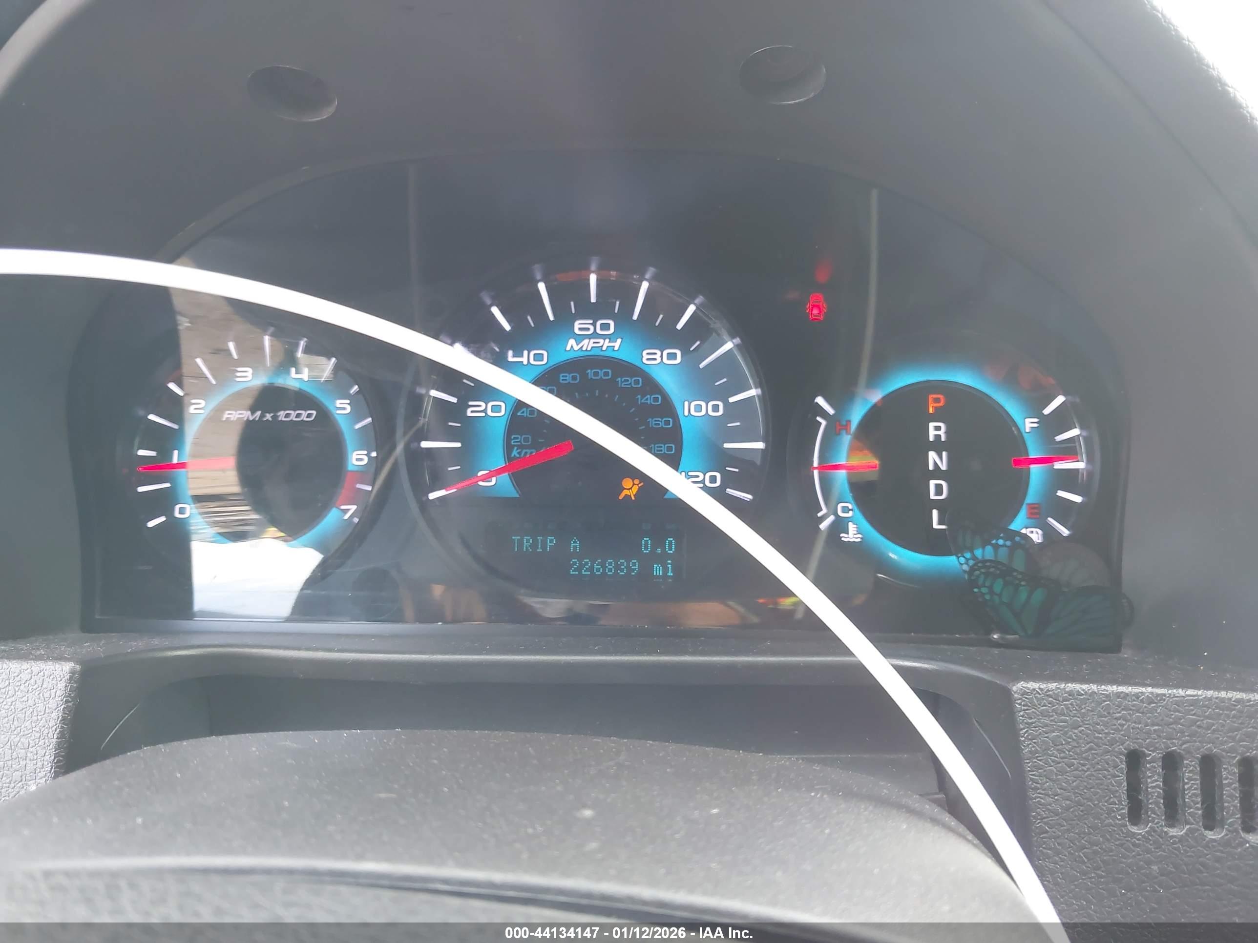 FORD FUSION image 7
