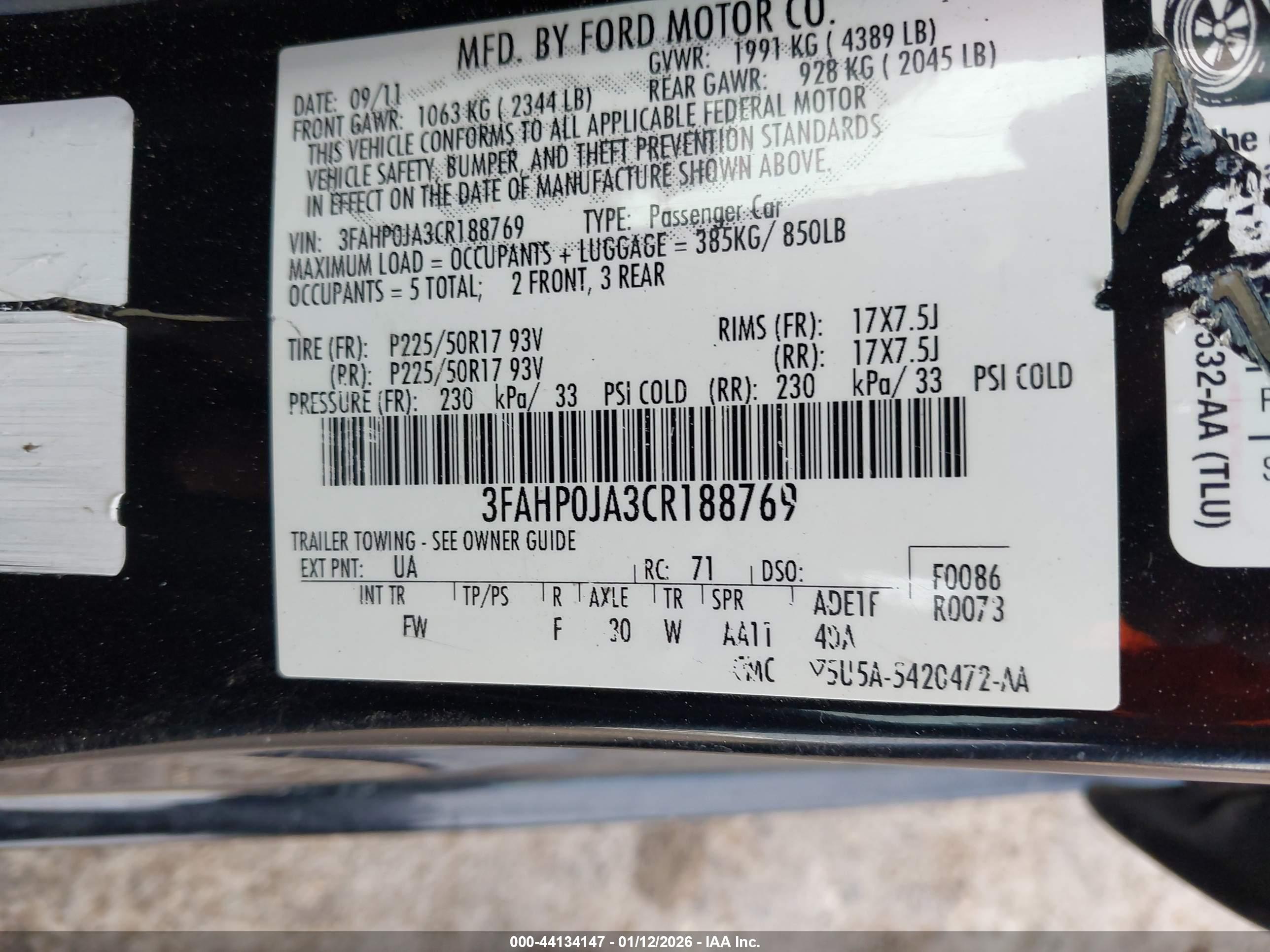 FORD FUSION image 9