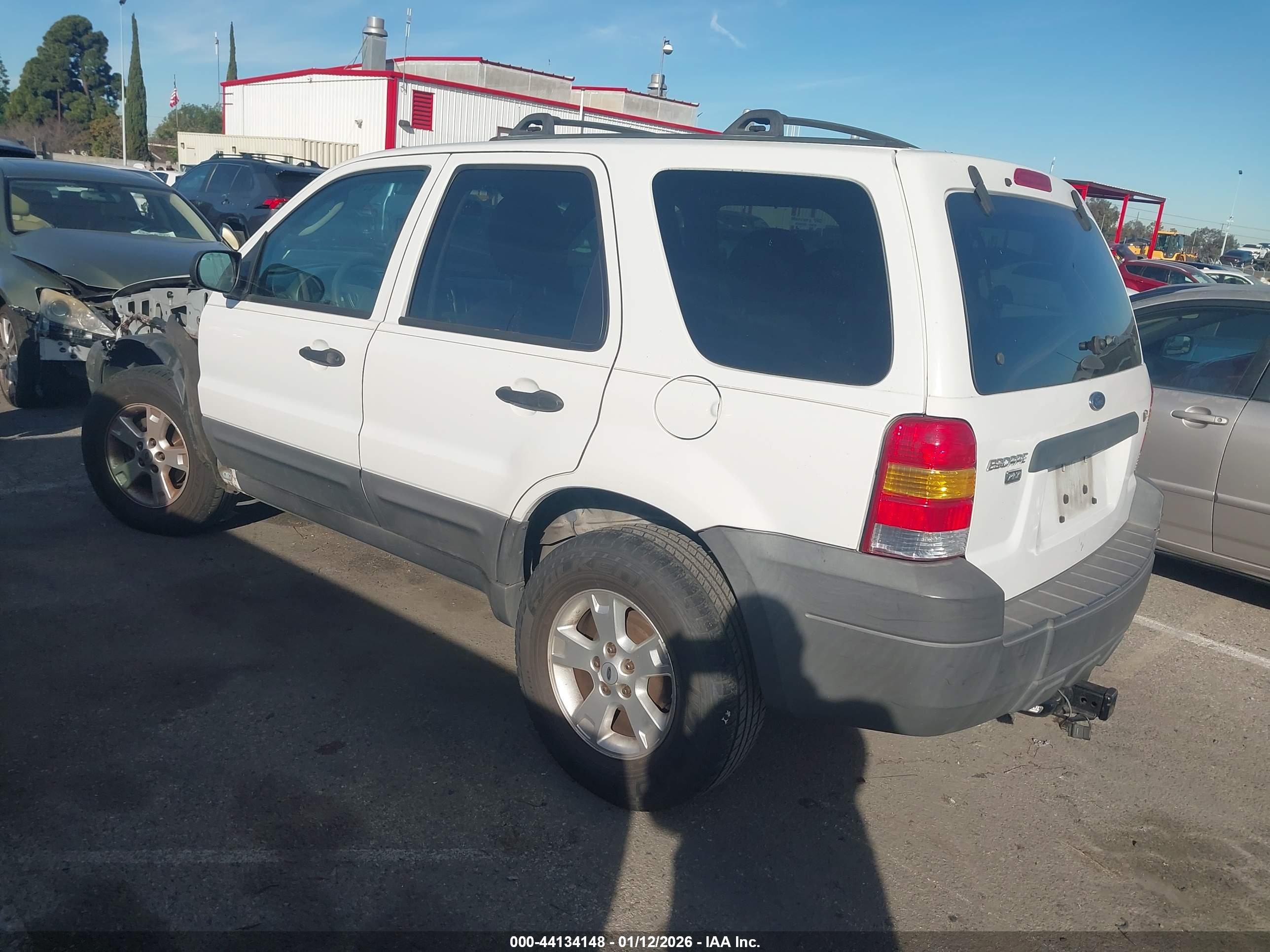 FORD ESCAPE image 3