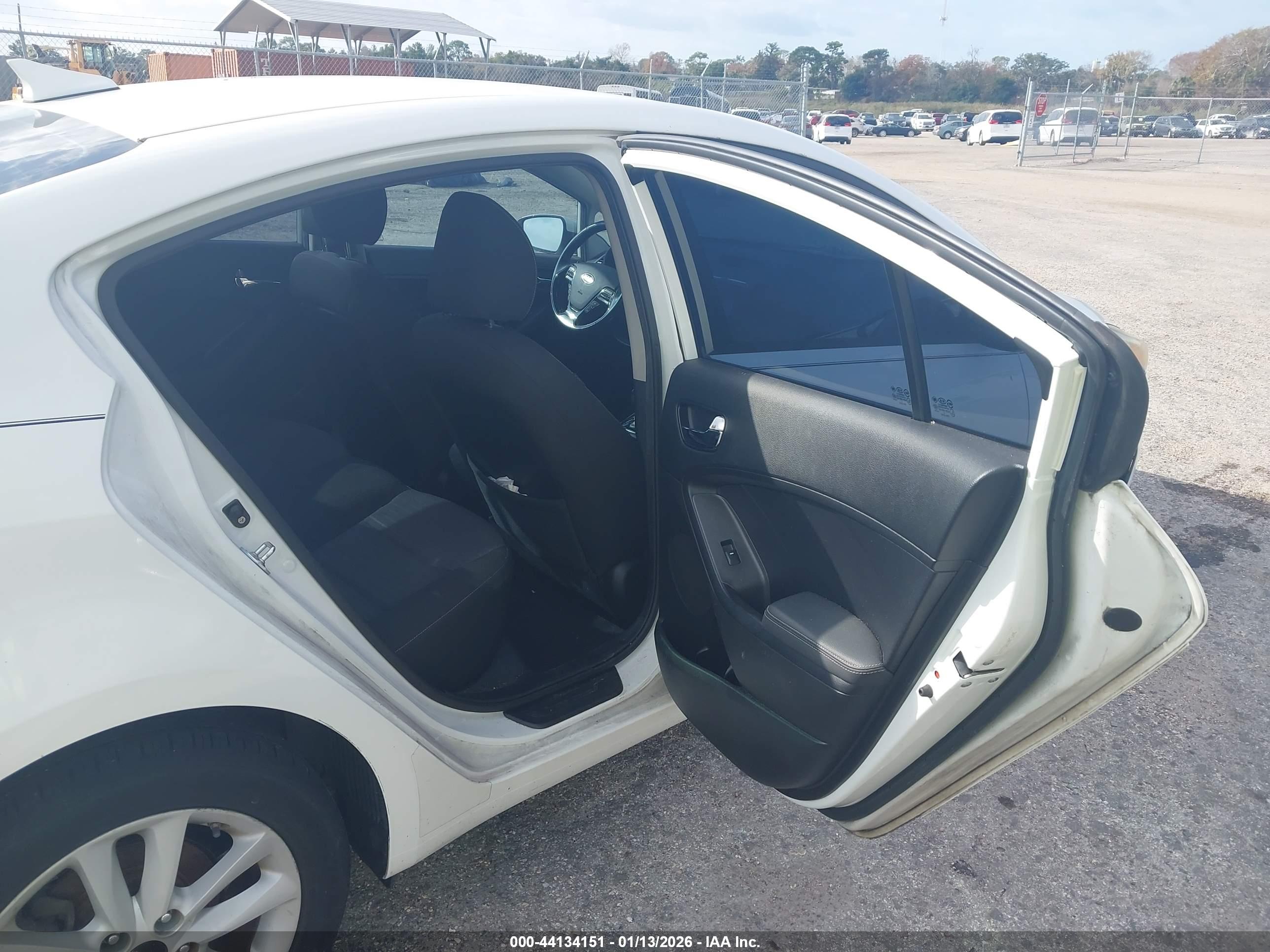 KIA FORTE image 8