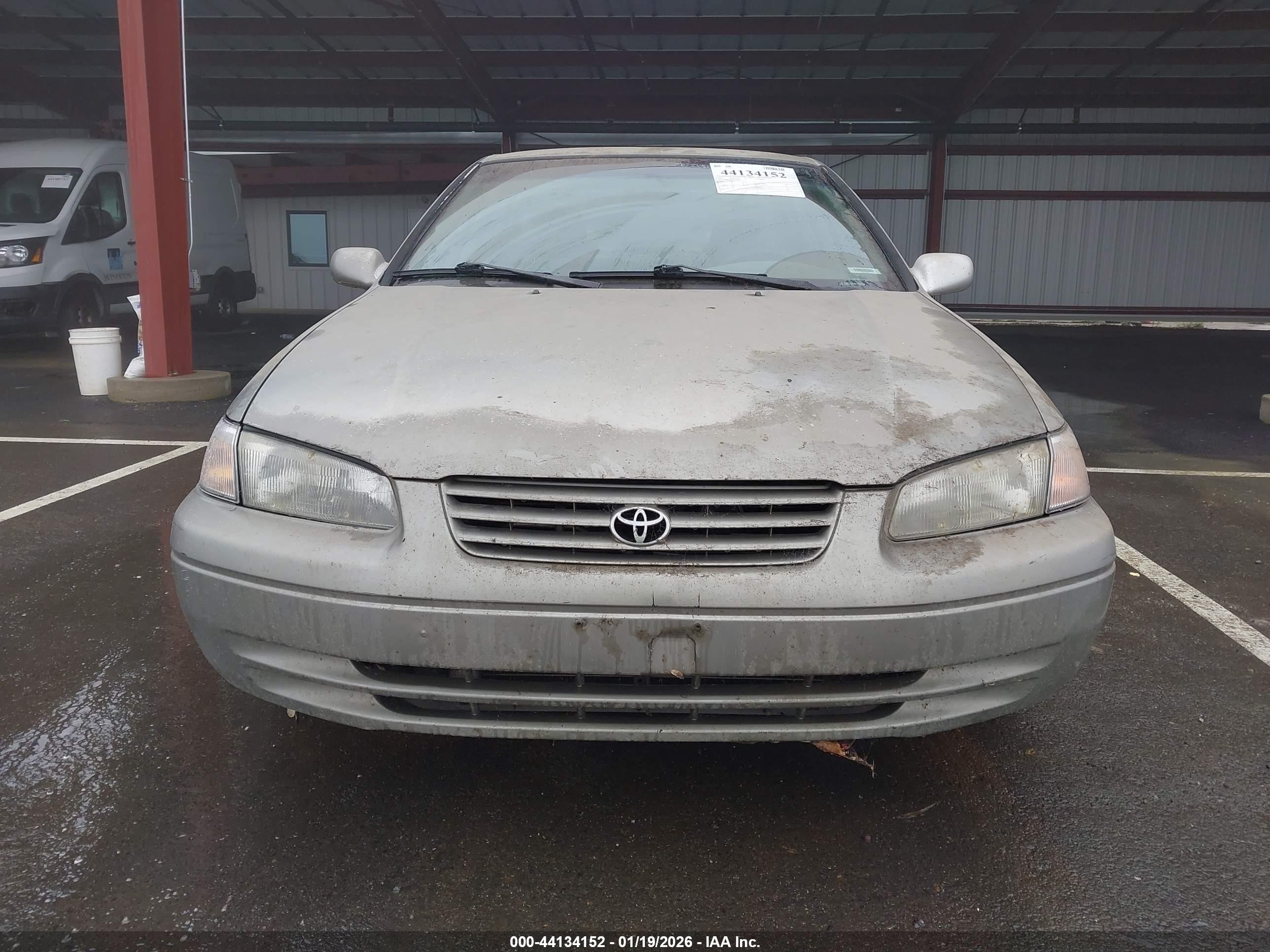 TOYOTA CAMRY image 6