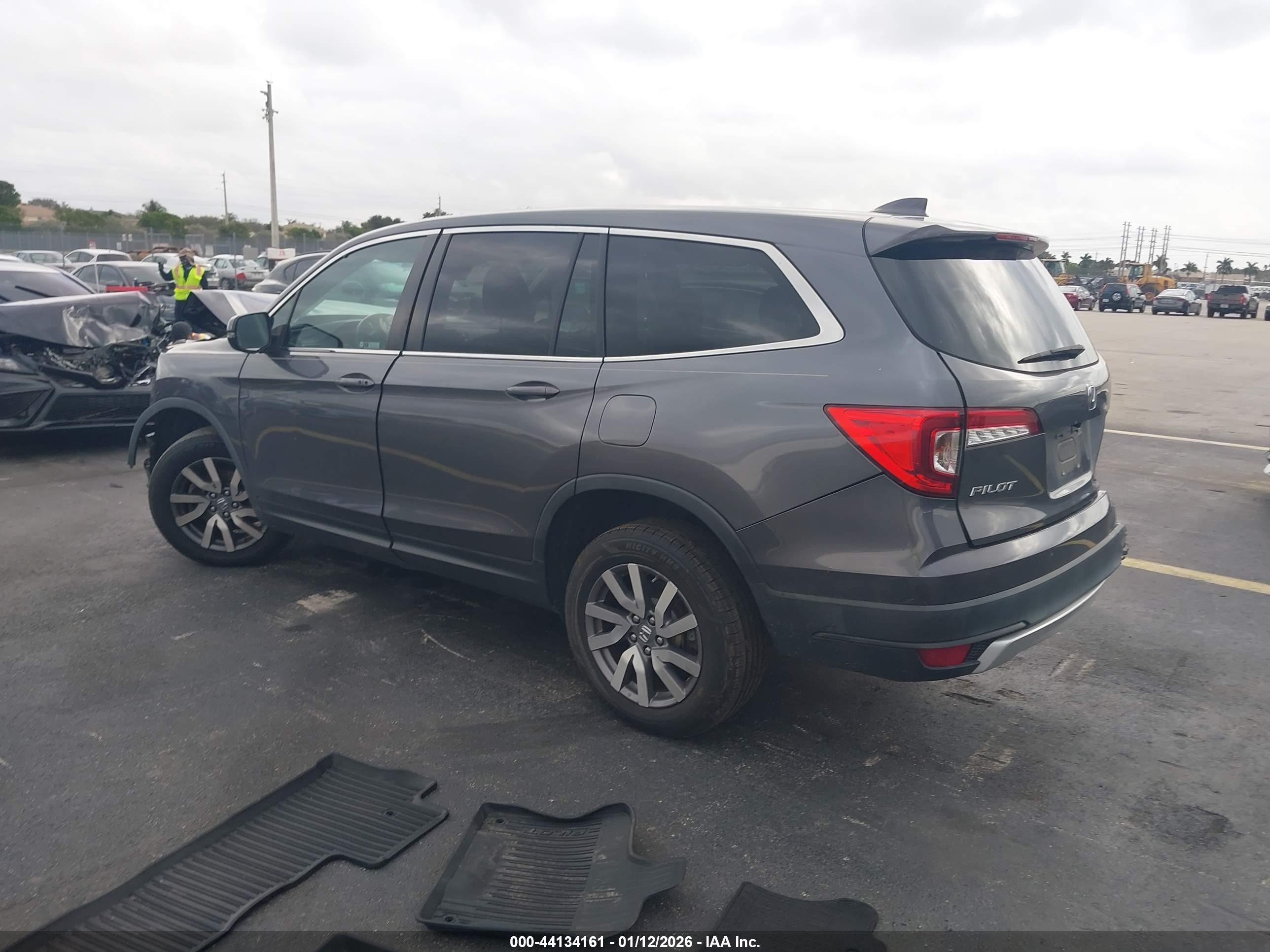 HONDA PILOT image 3
