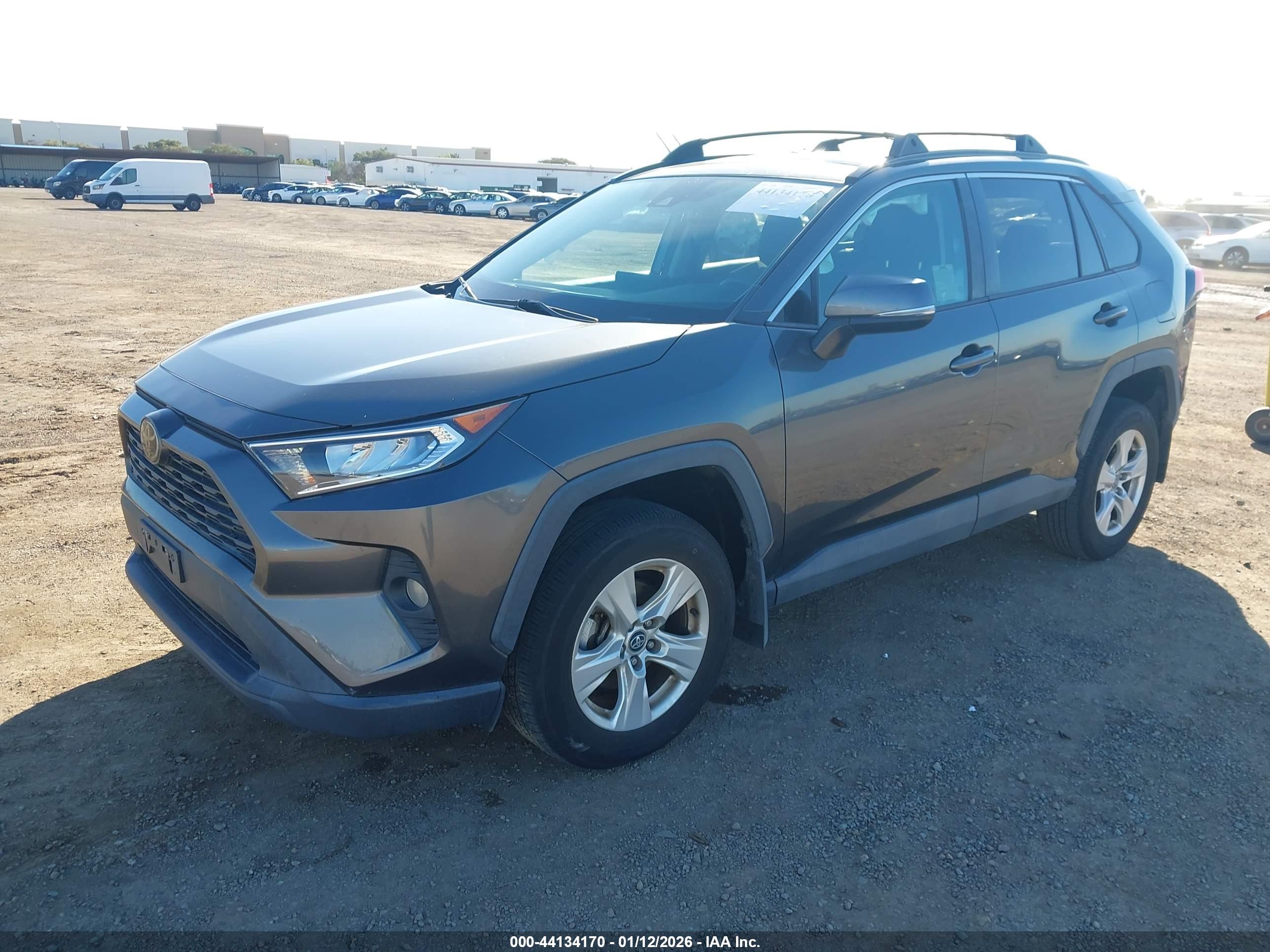 TOYOTA RAV4 image 2