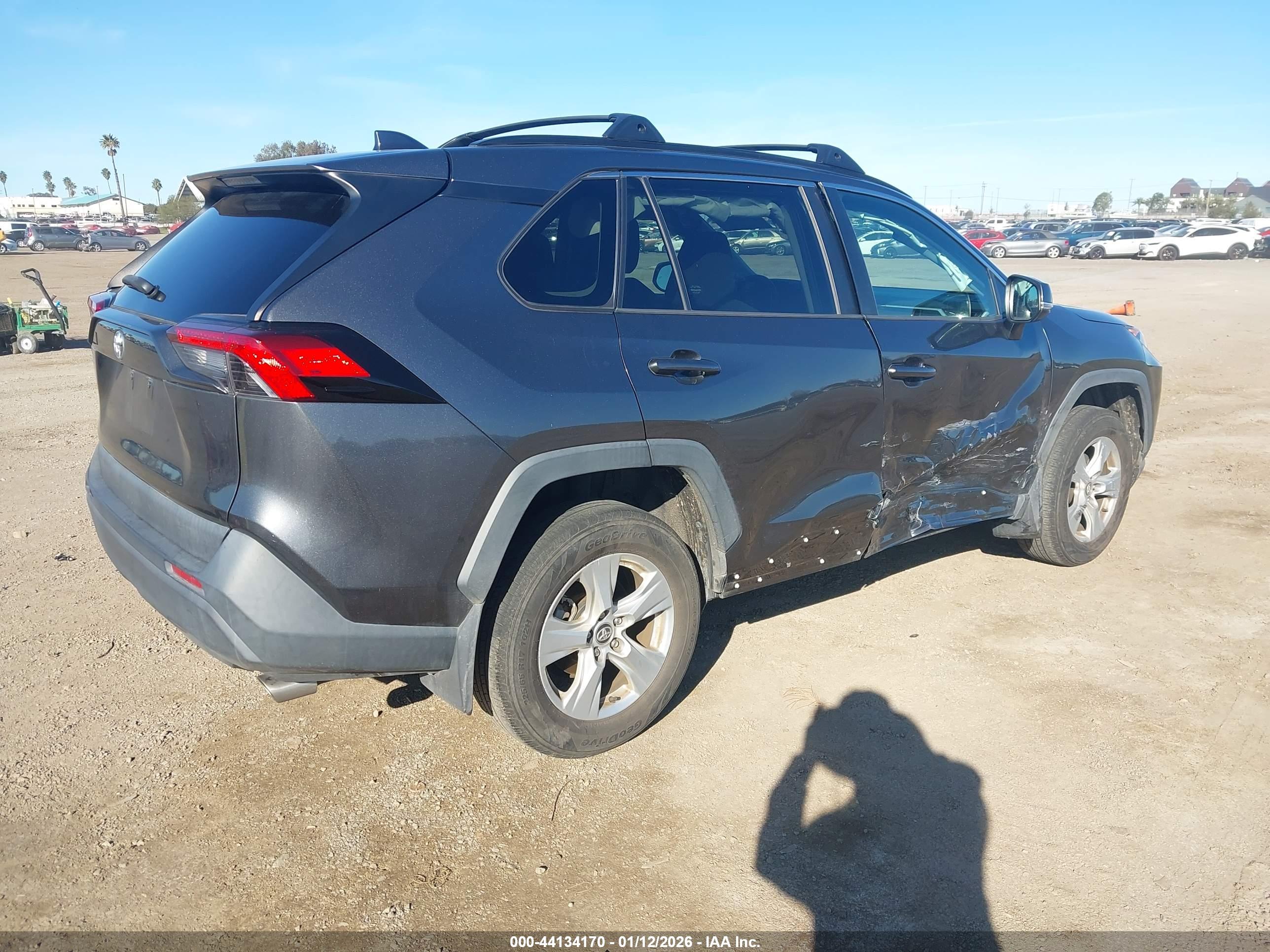 TOYOTA RAV4 image 4