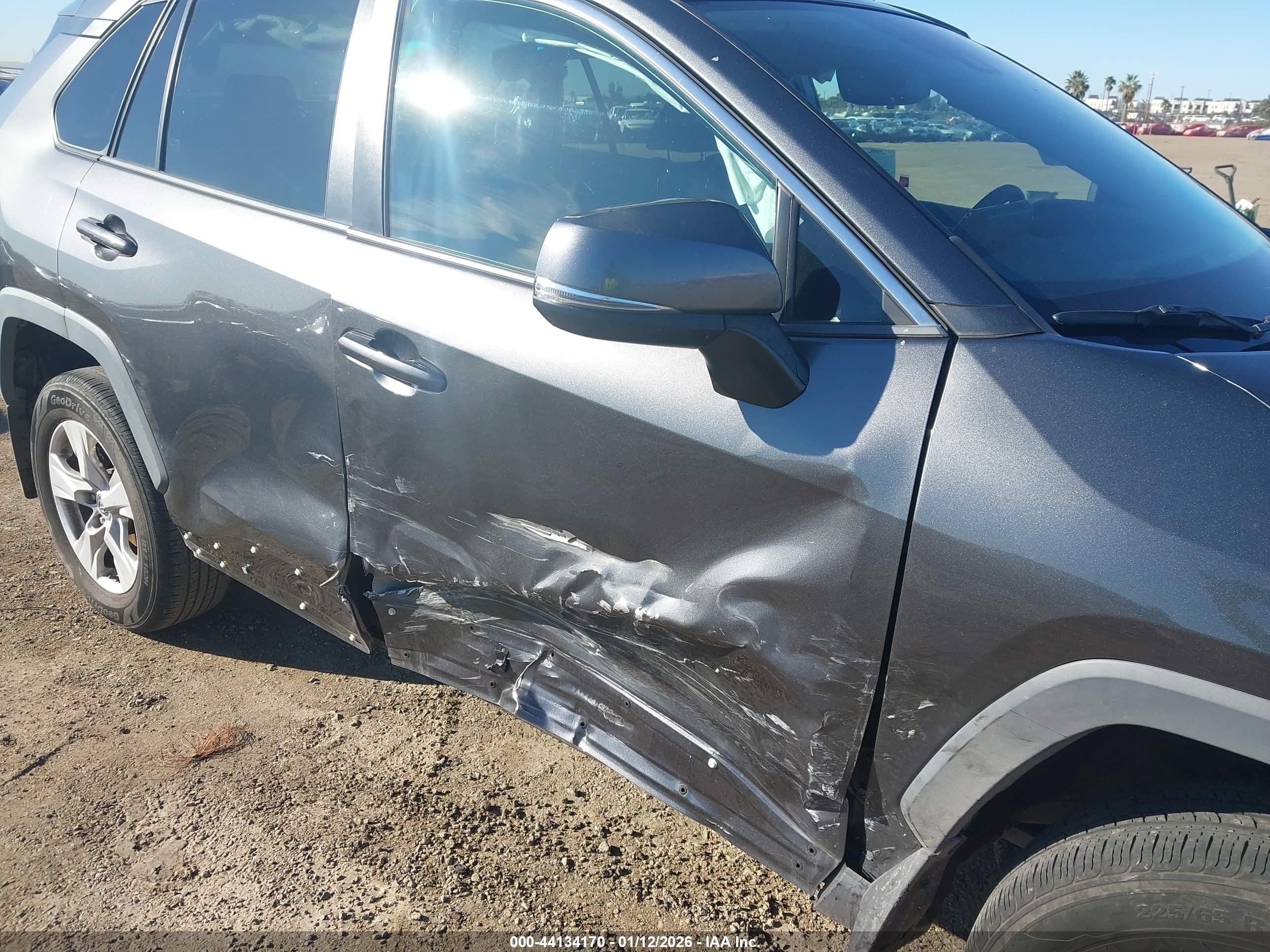 TOYOTA RAV4 image 6