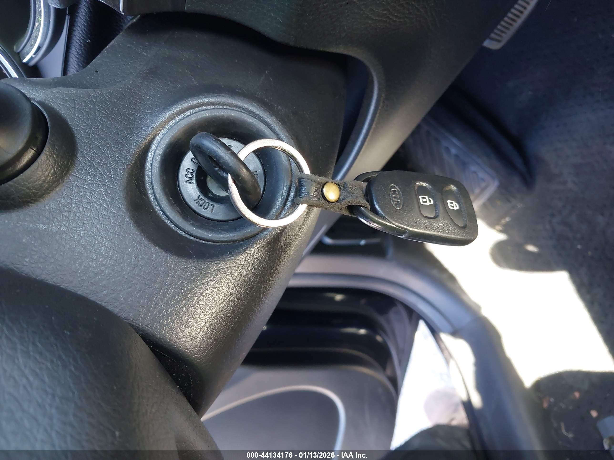 KIA SORENTO image 11