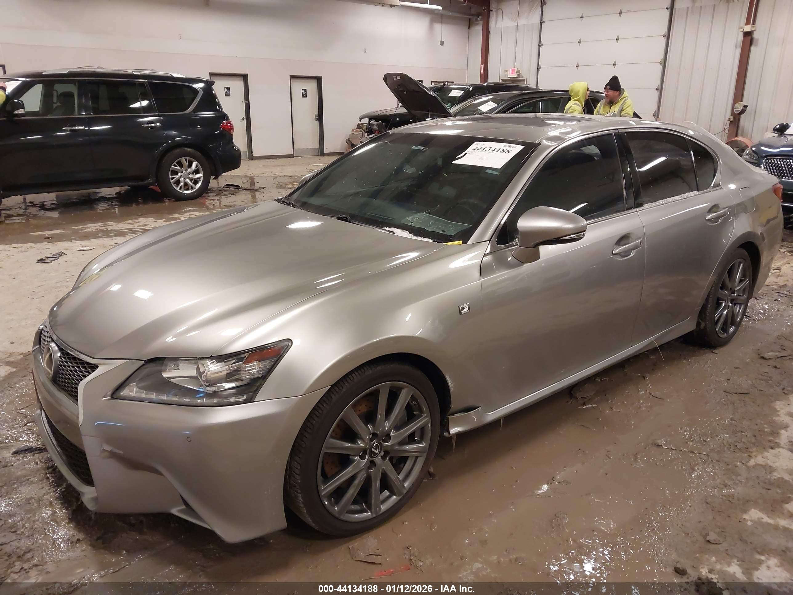 LEXUS GS image 2