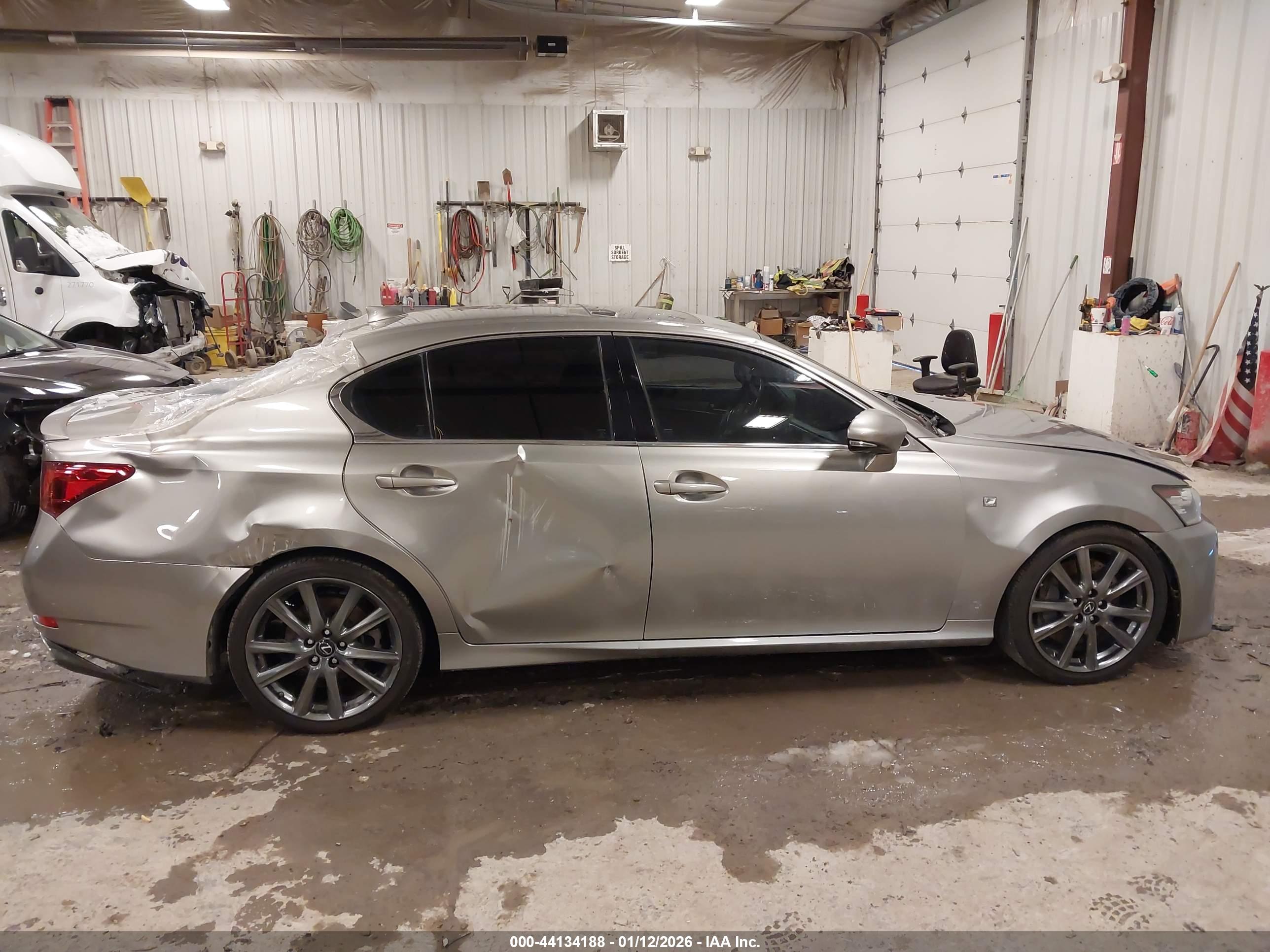 LEXUS GS image 6