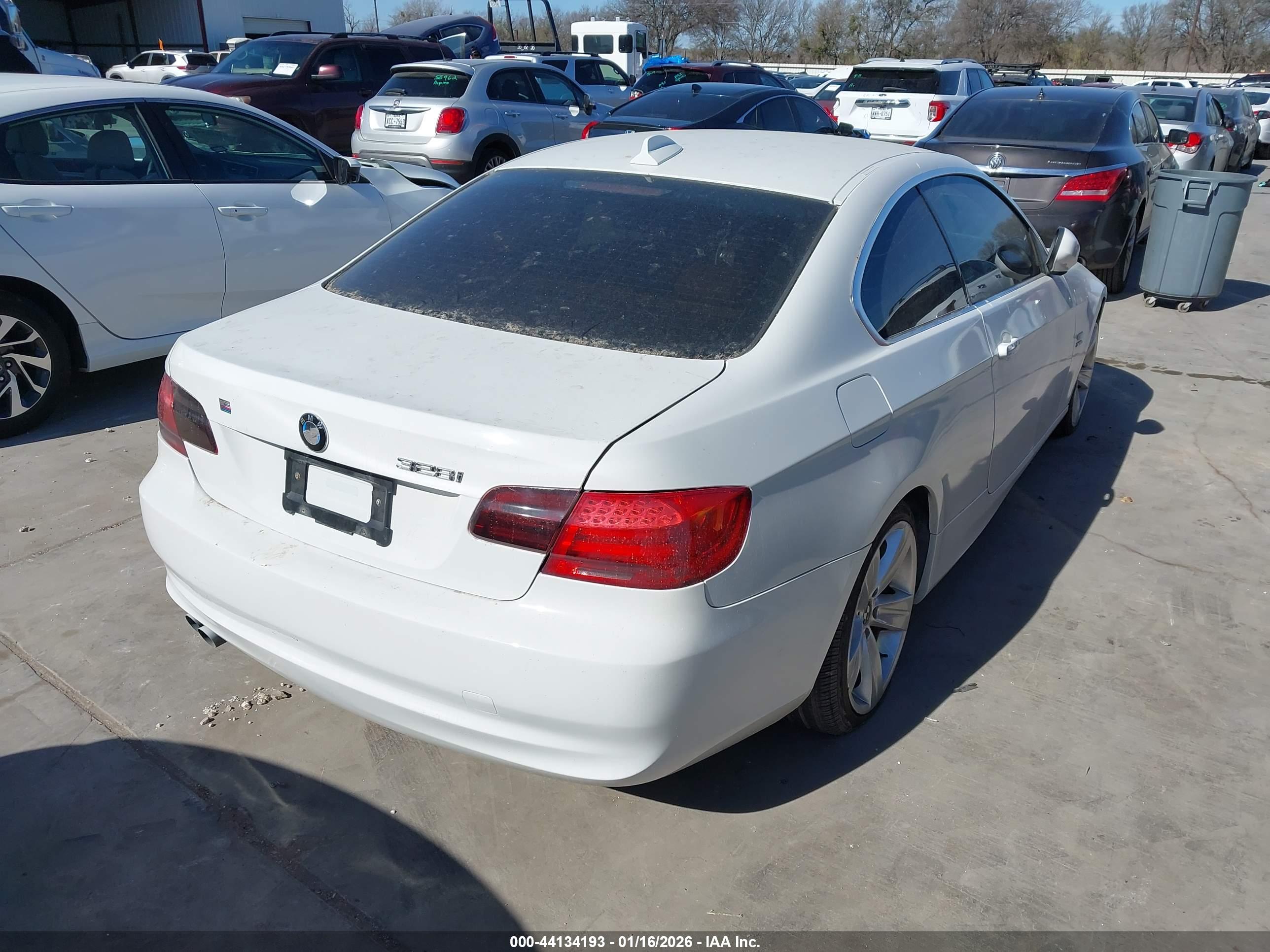 BMW 328I image 4