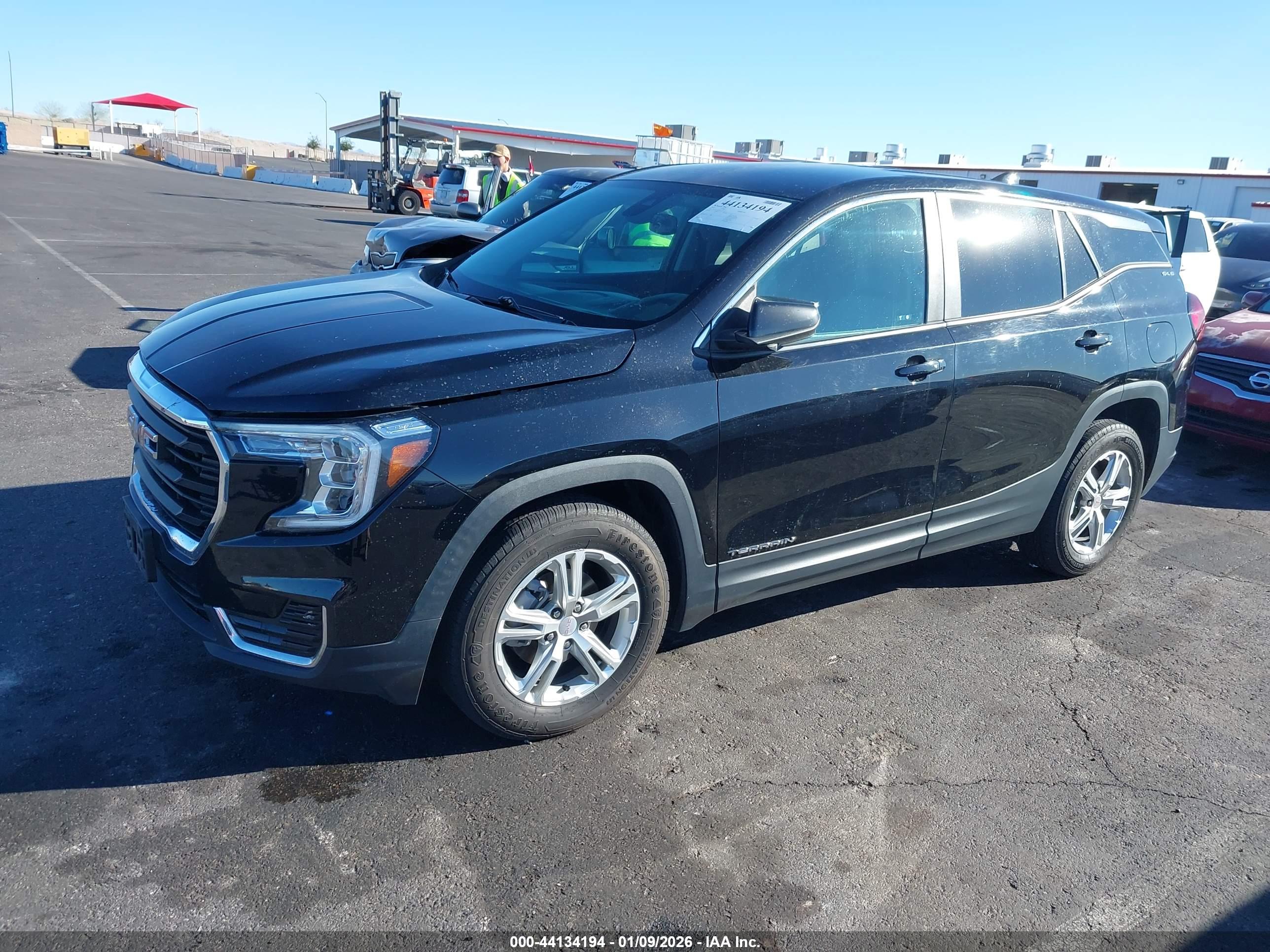 GMC TERRAIN image 2