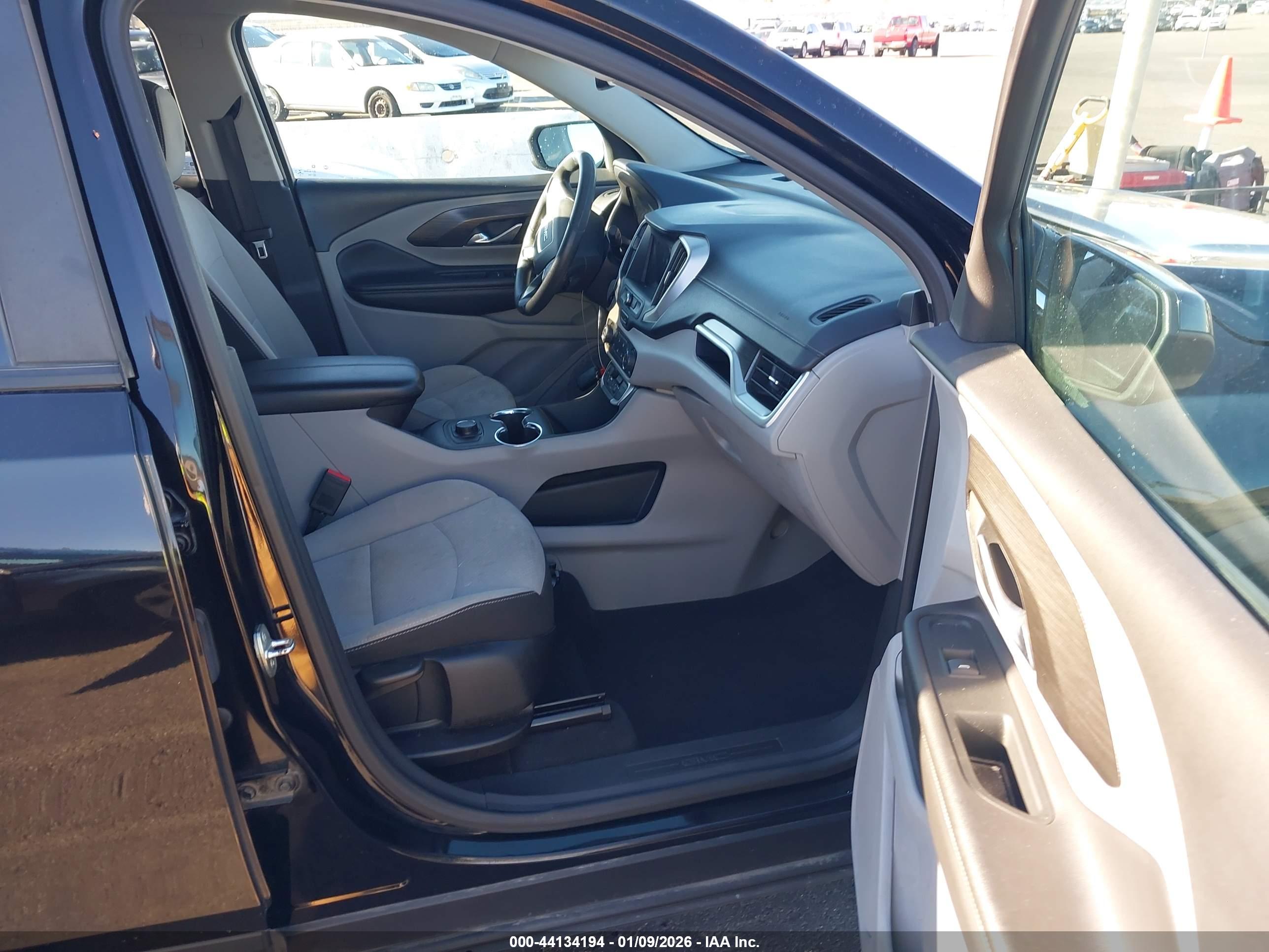 GMC TERRAIN image 5