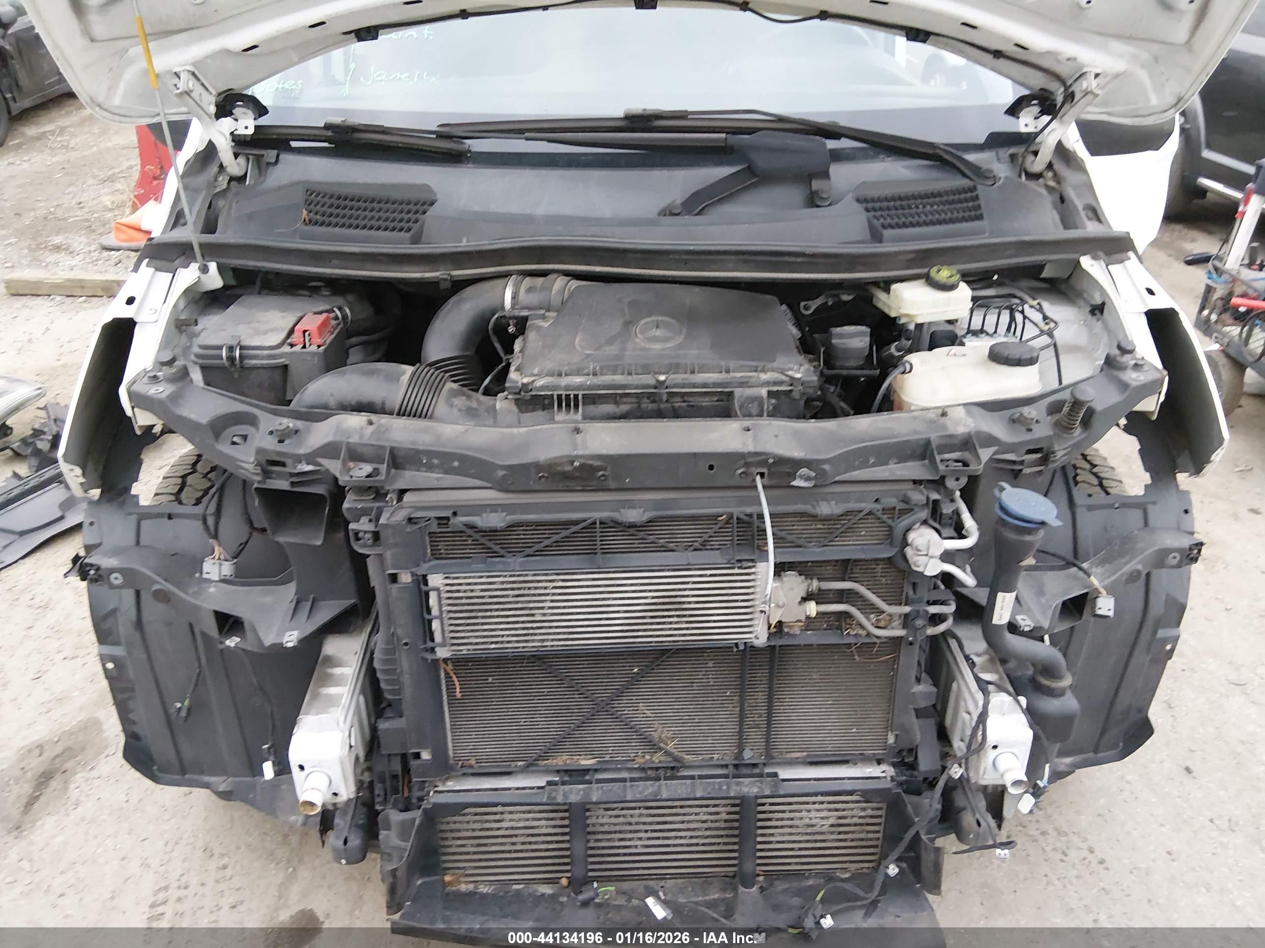 MERCEDES-BENZ METRIS image 10