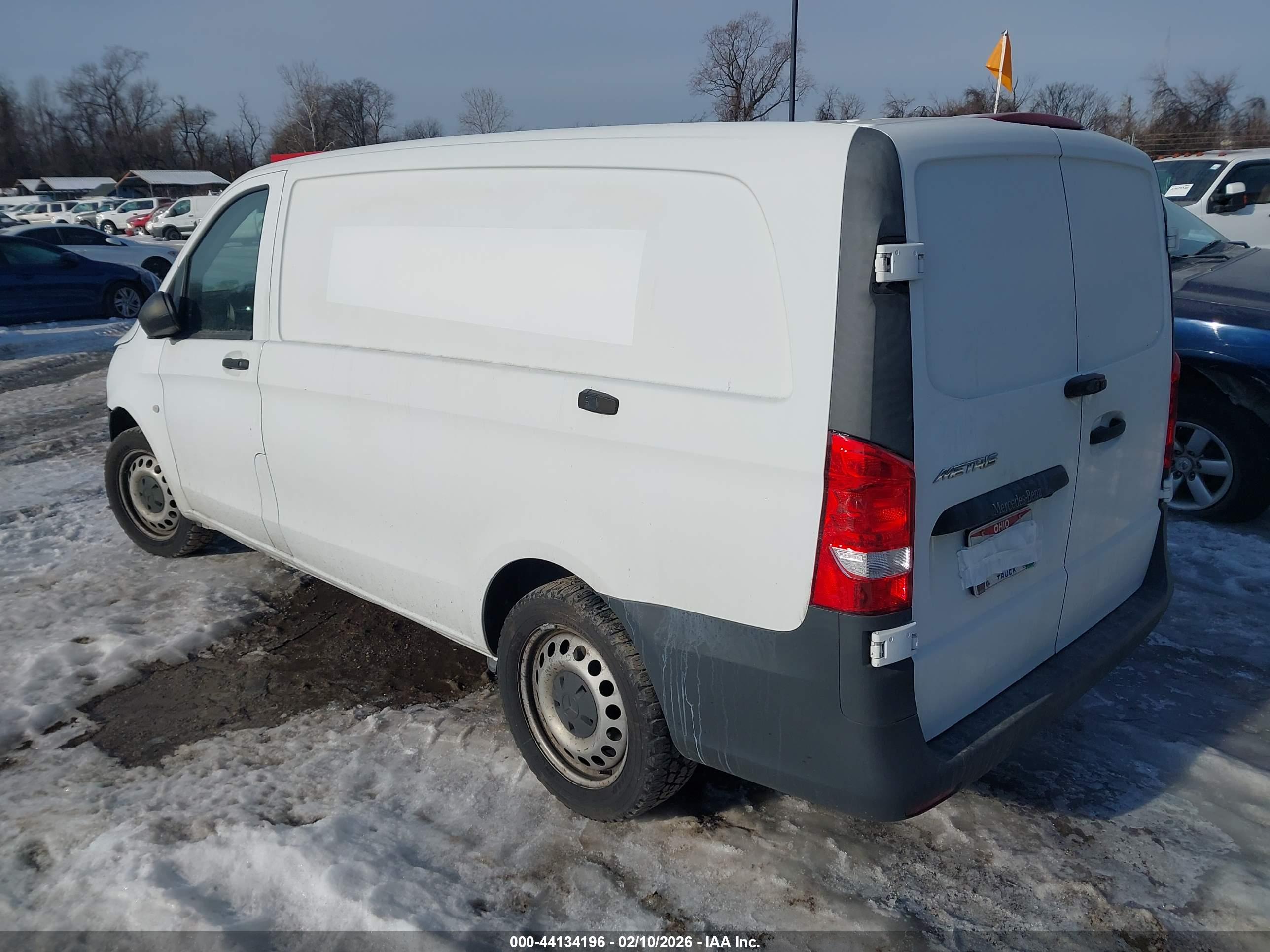 MERCEDES-BENZ METRIS image 3
