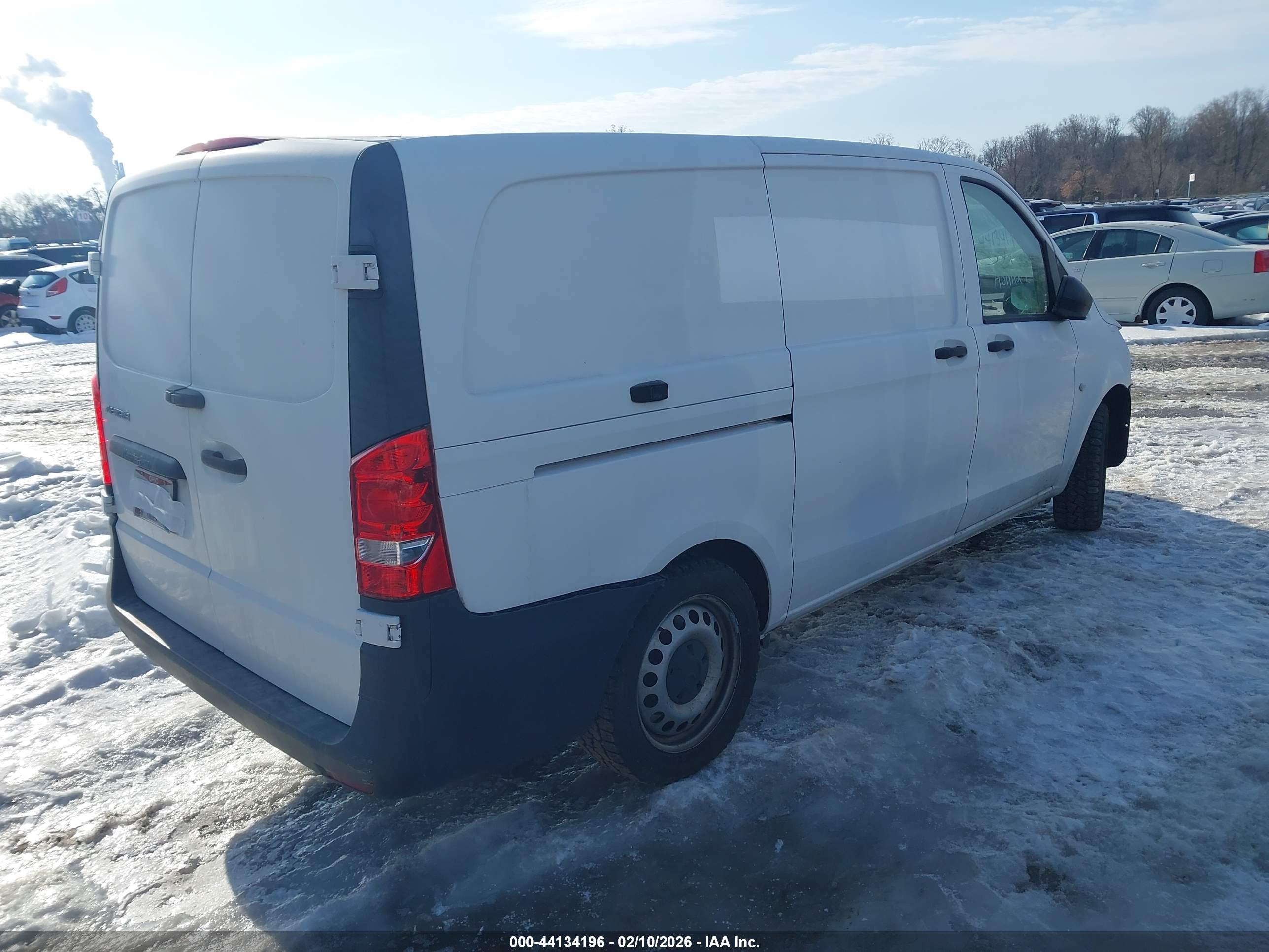MERCEDES-BENZ METRIS image 4