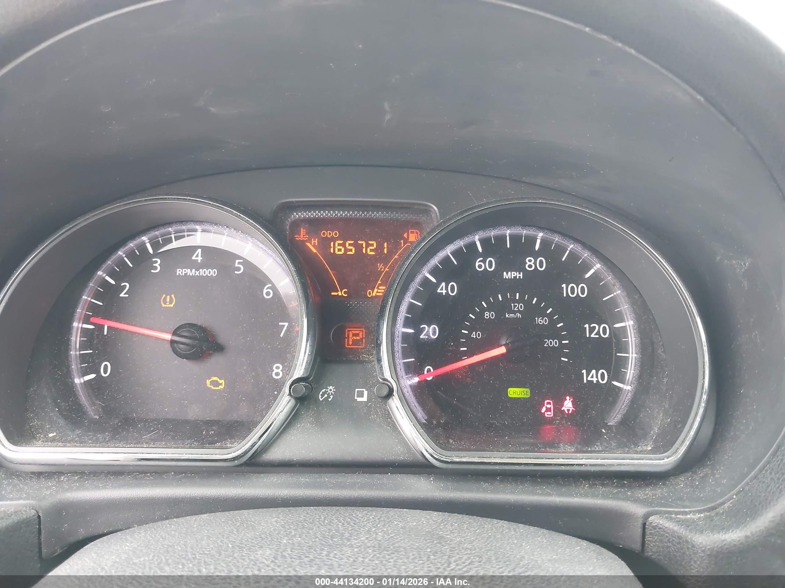 NISSAN VERSA image 7