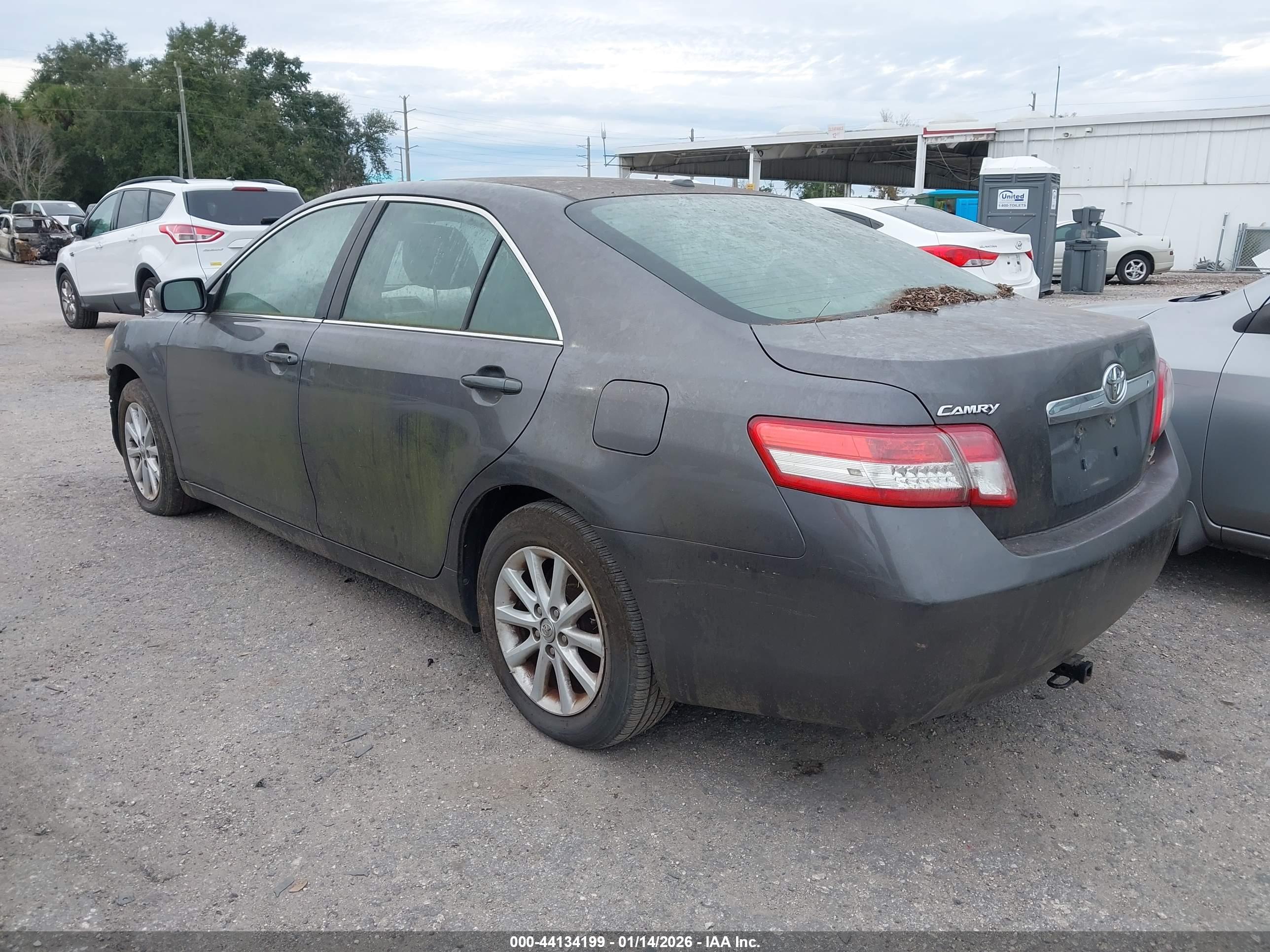 TOYOTA CAMRY image 3
