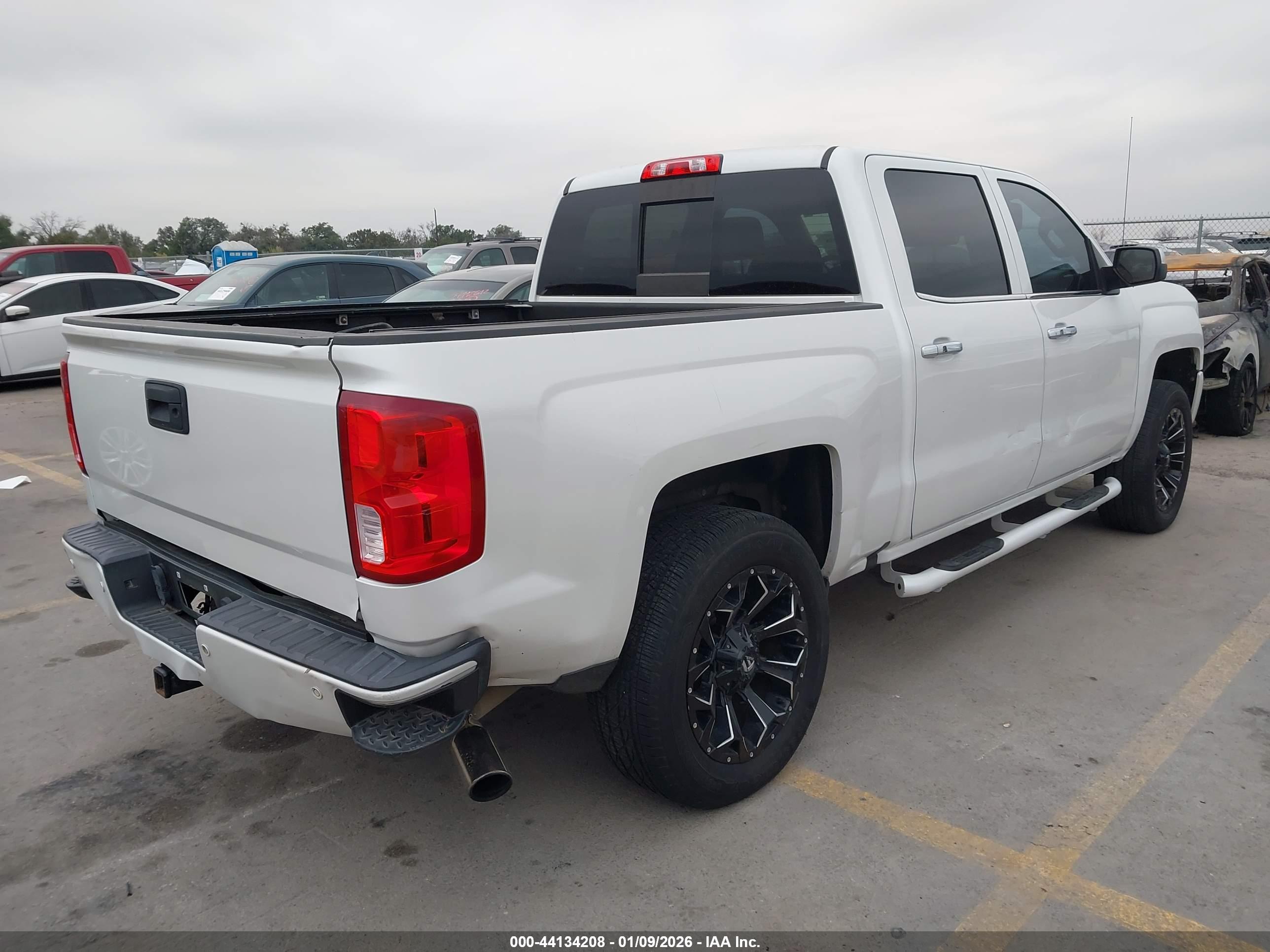CHEVROLET SILVERADO image 4