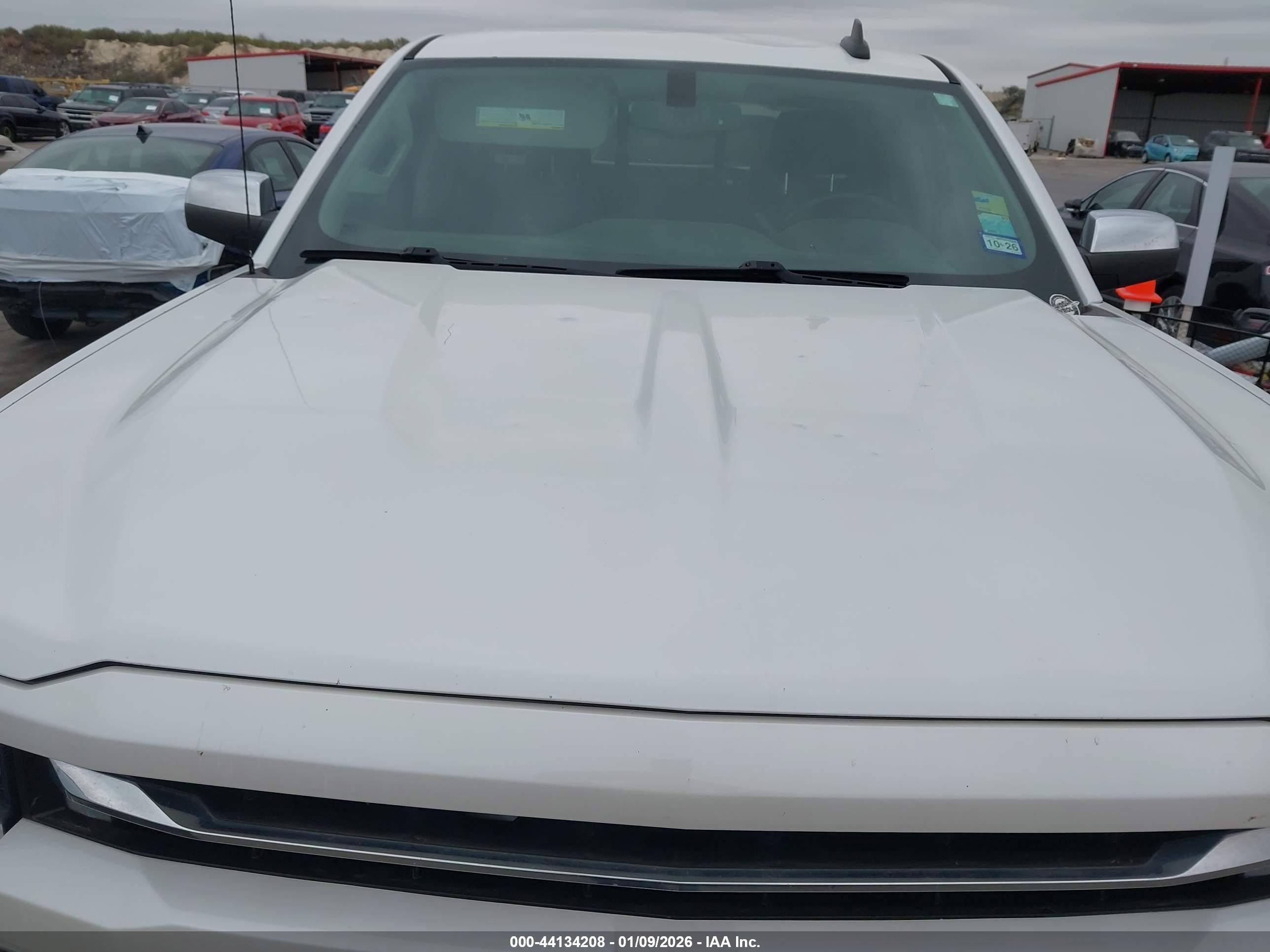 CHEVROLET SILVERADO image 6