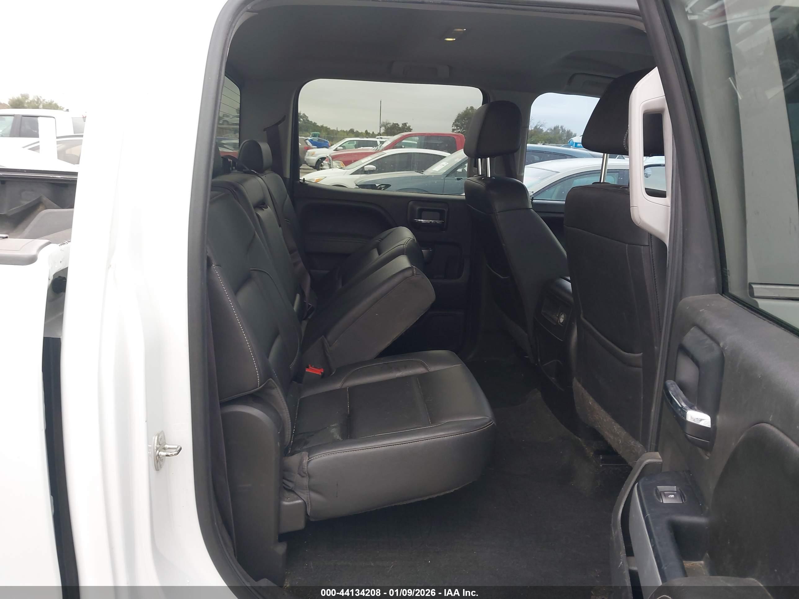 CHEVROLET SILVERADO image 8