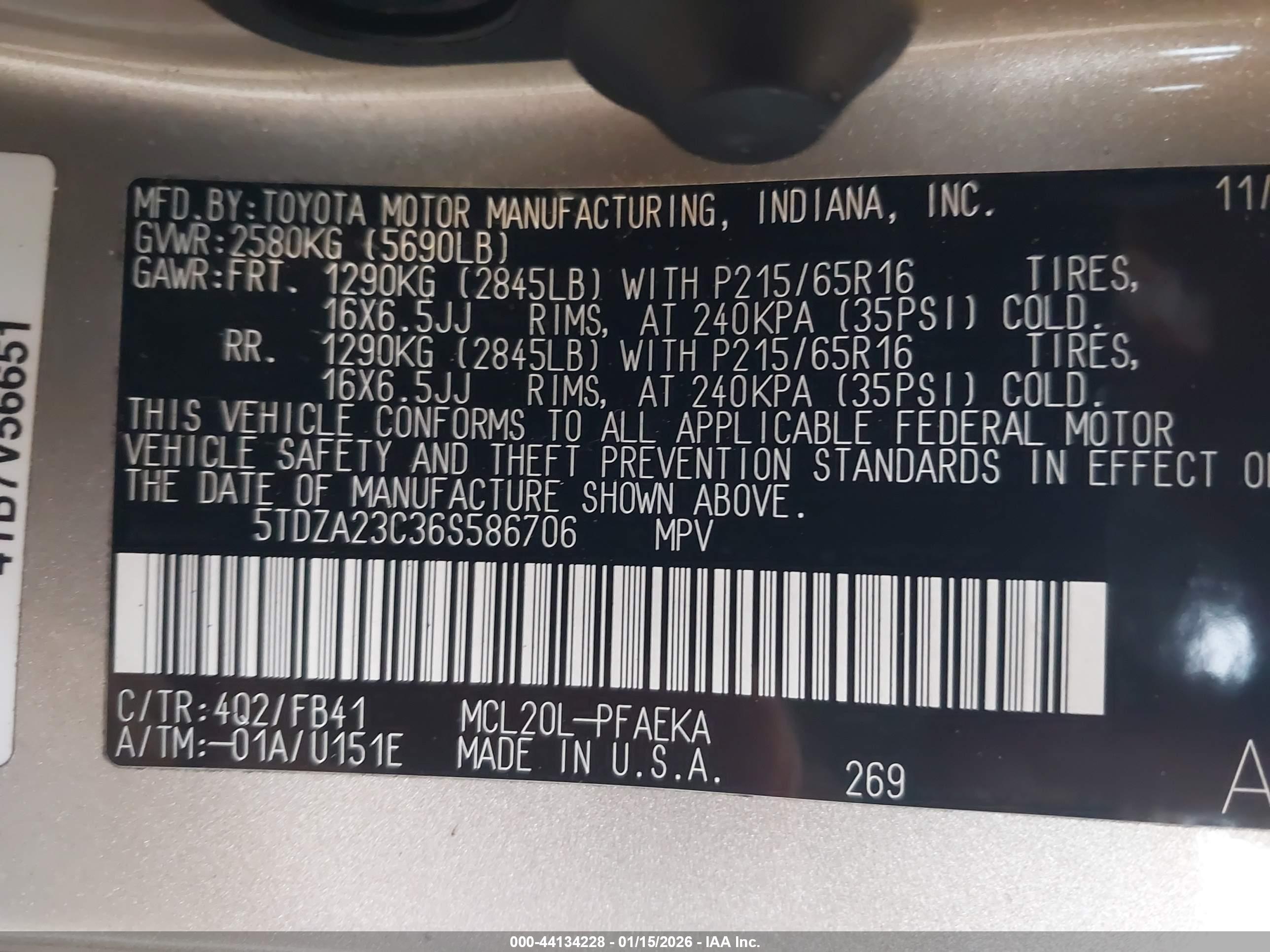 TOYOTA SIENNA image 9