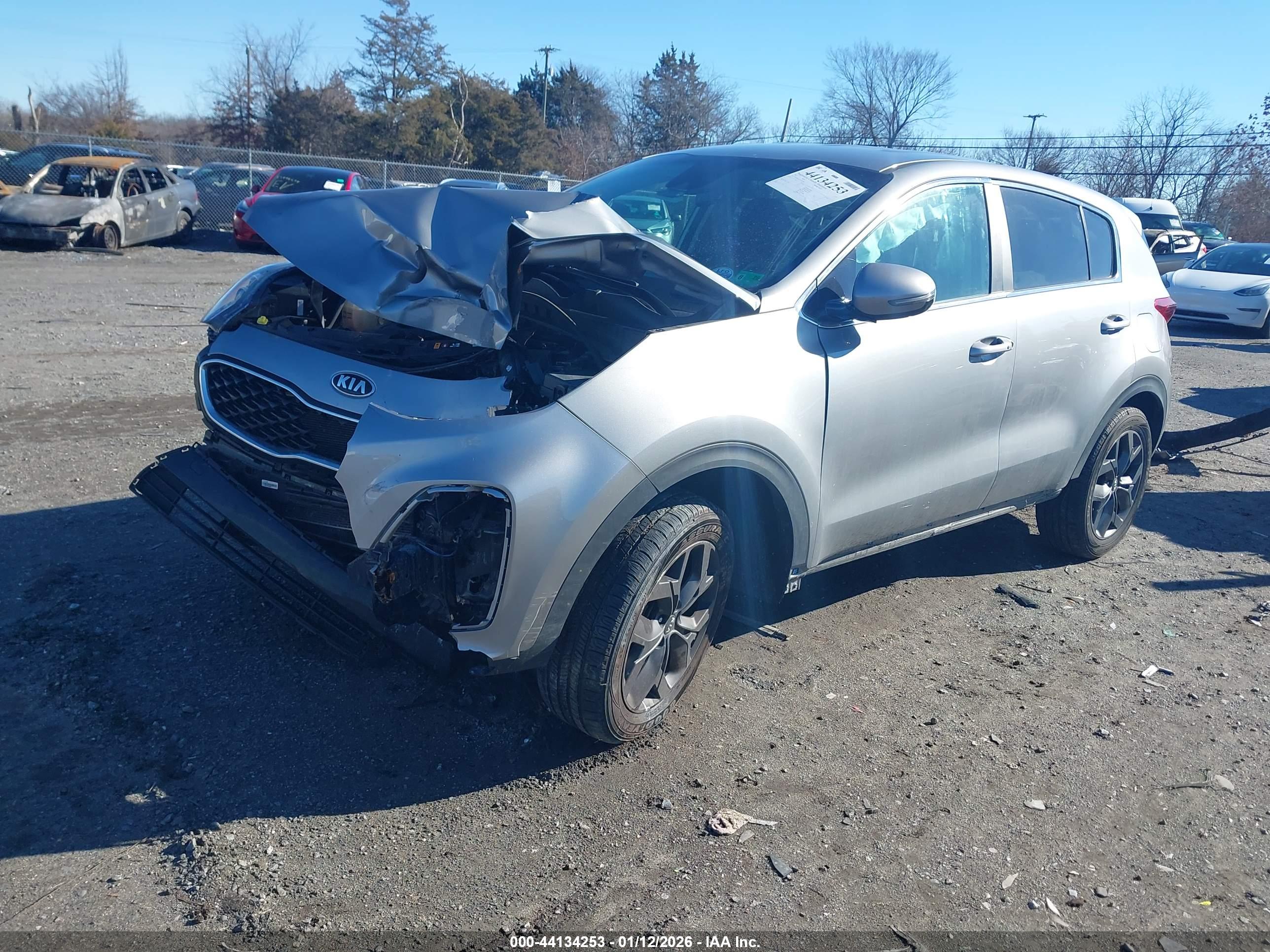 KIA SPORTAGE image 2