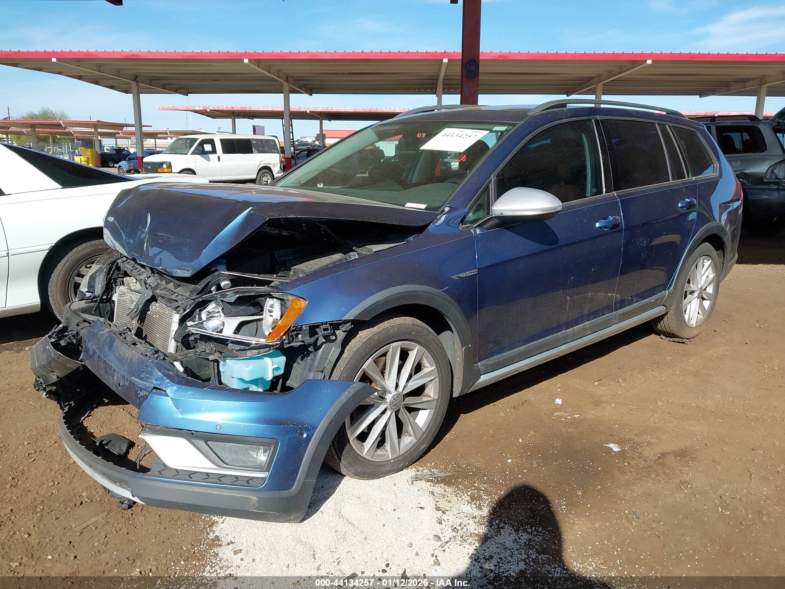 VOLKSWAGEN GOLF image 2