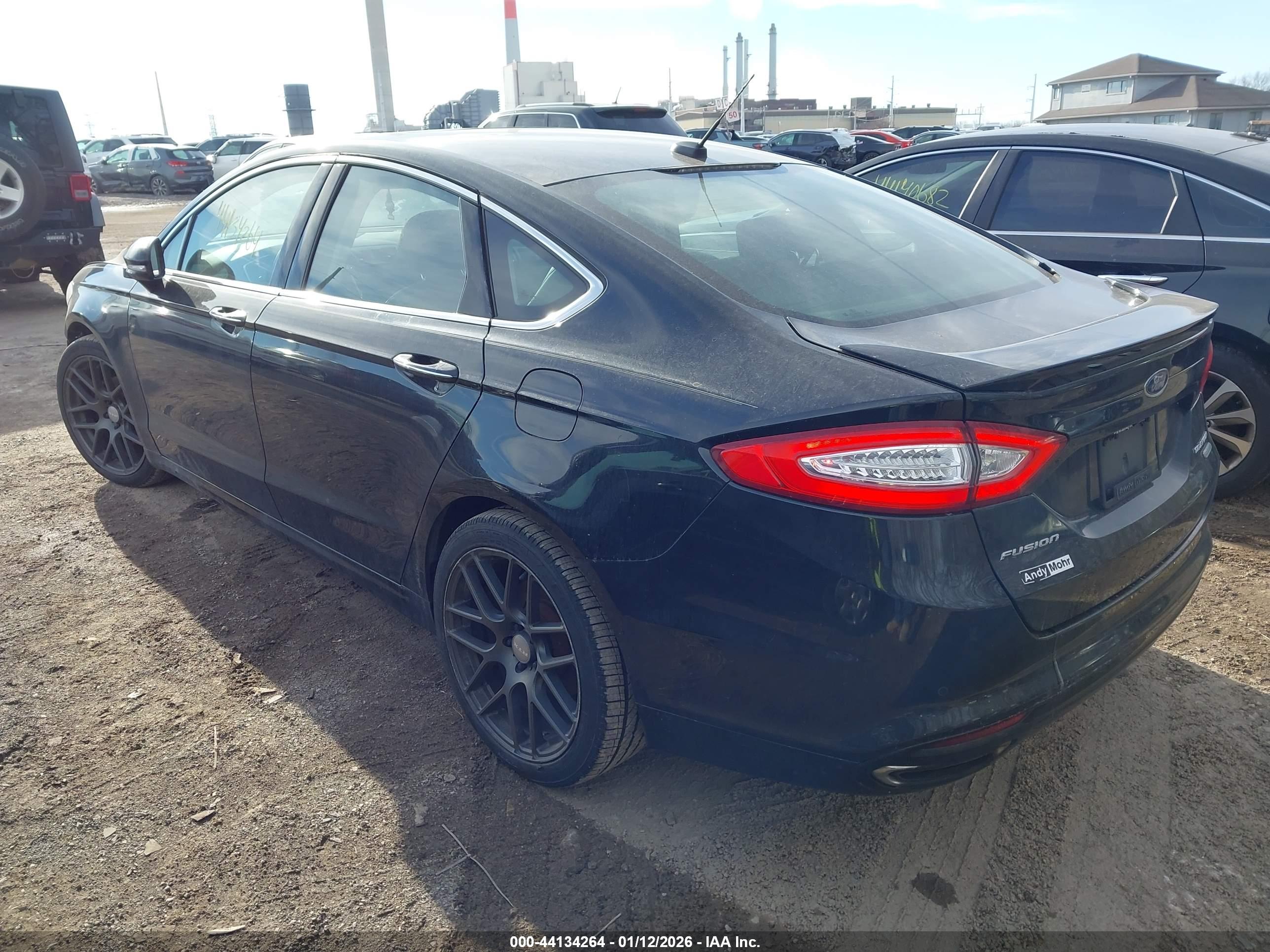 FORD FUSION image 3