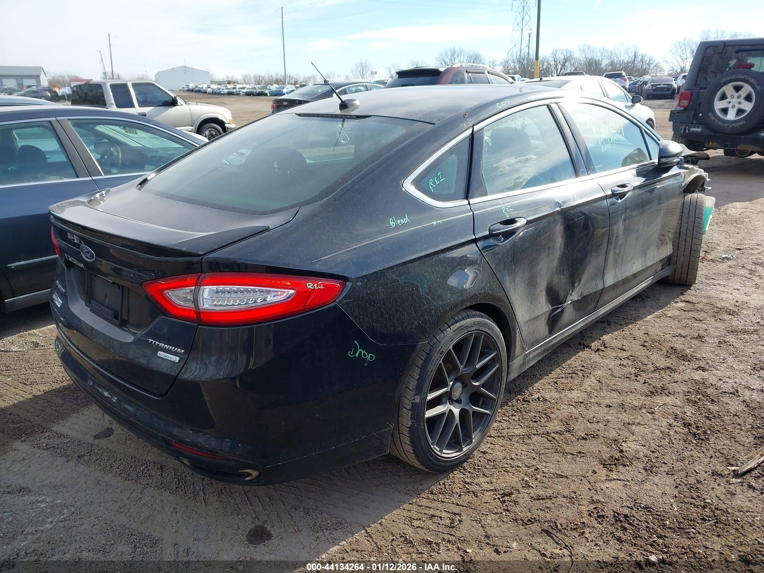 FORD FUSION image 4