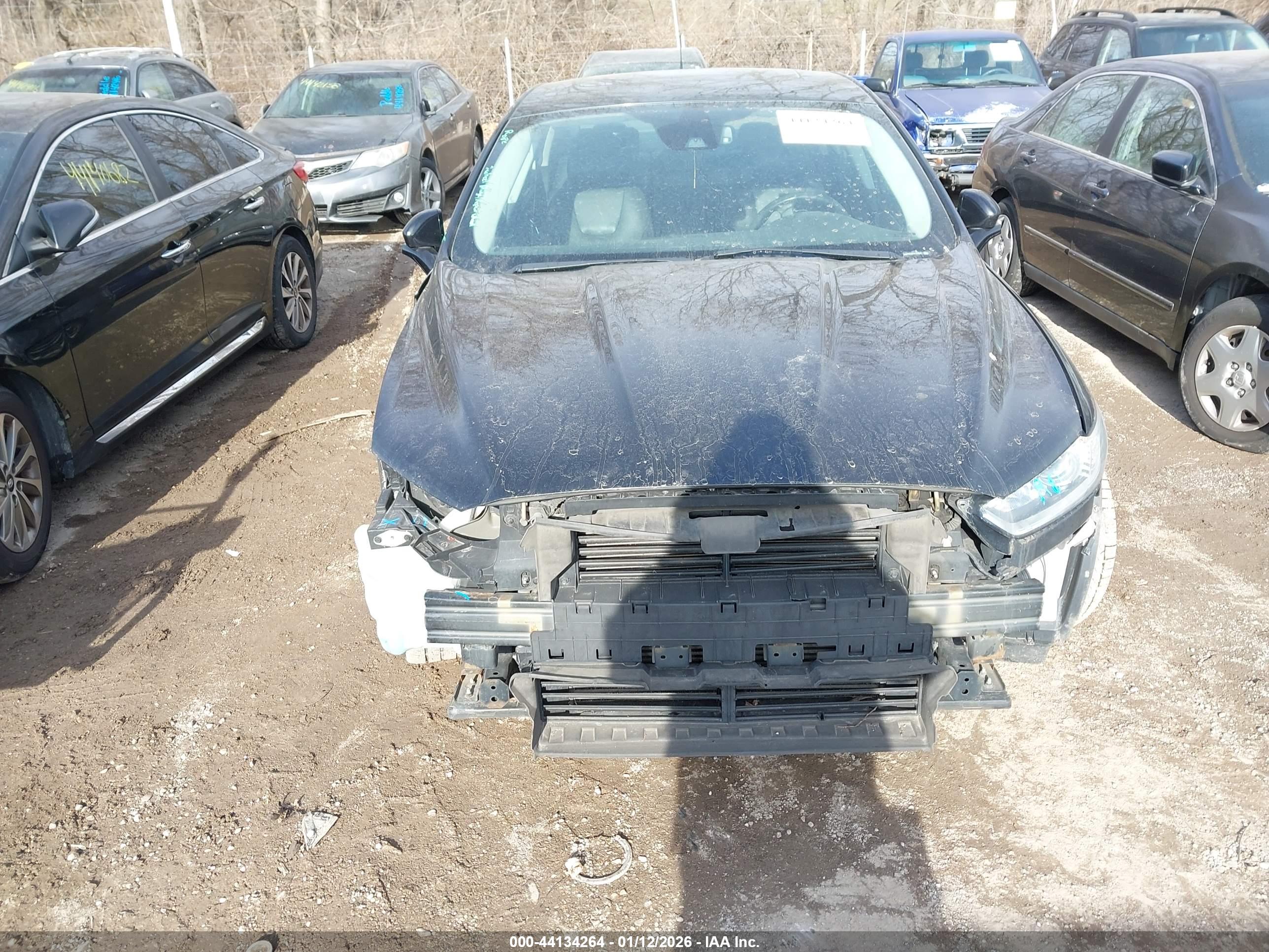 FORD FUSION image 6