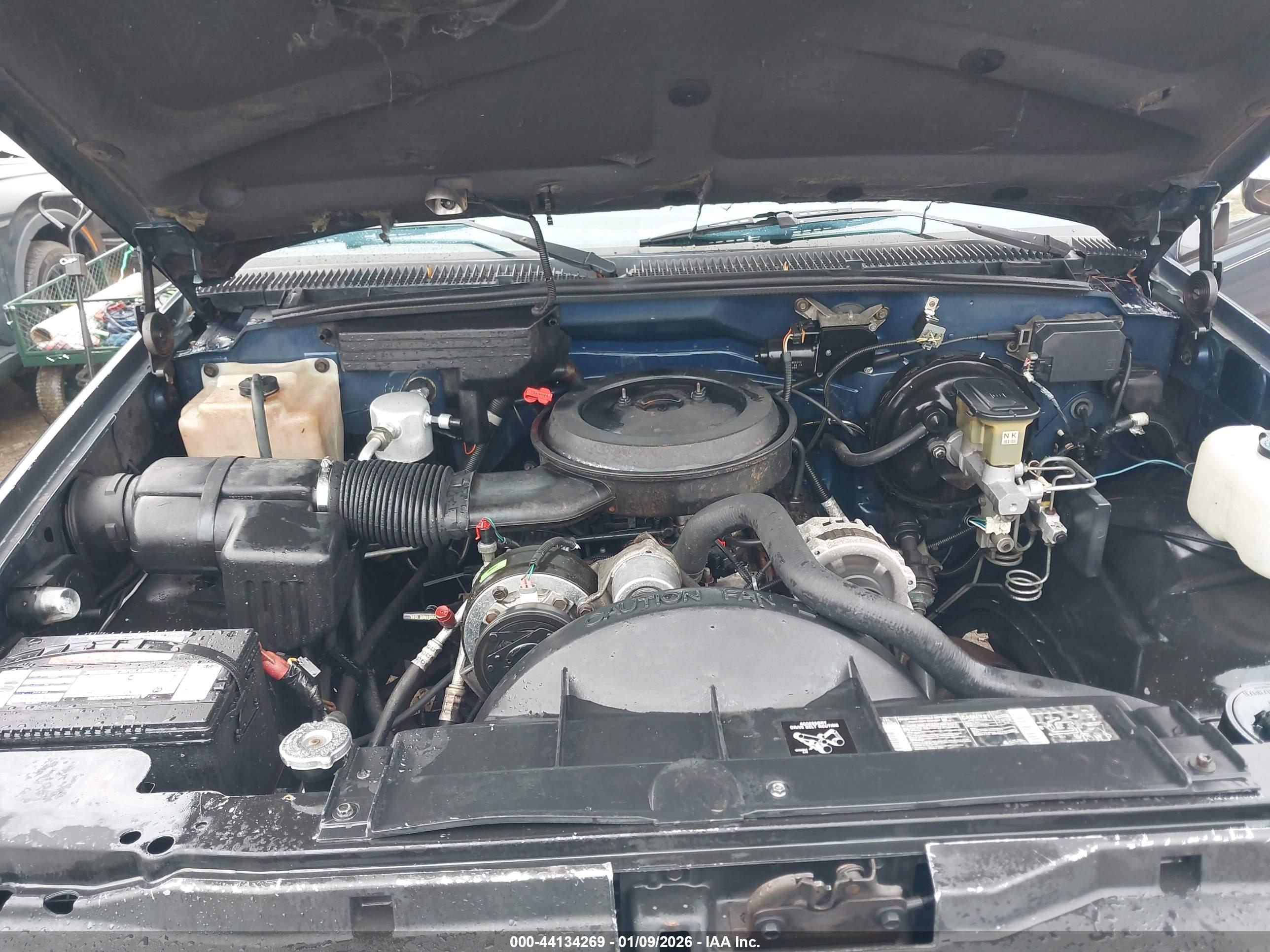CHEVROLET GMT-400 image 10
