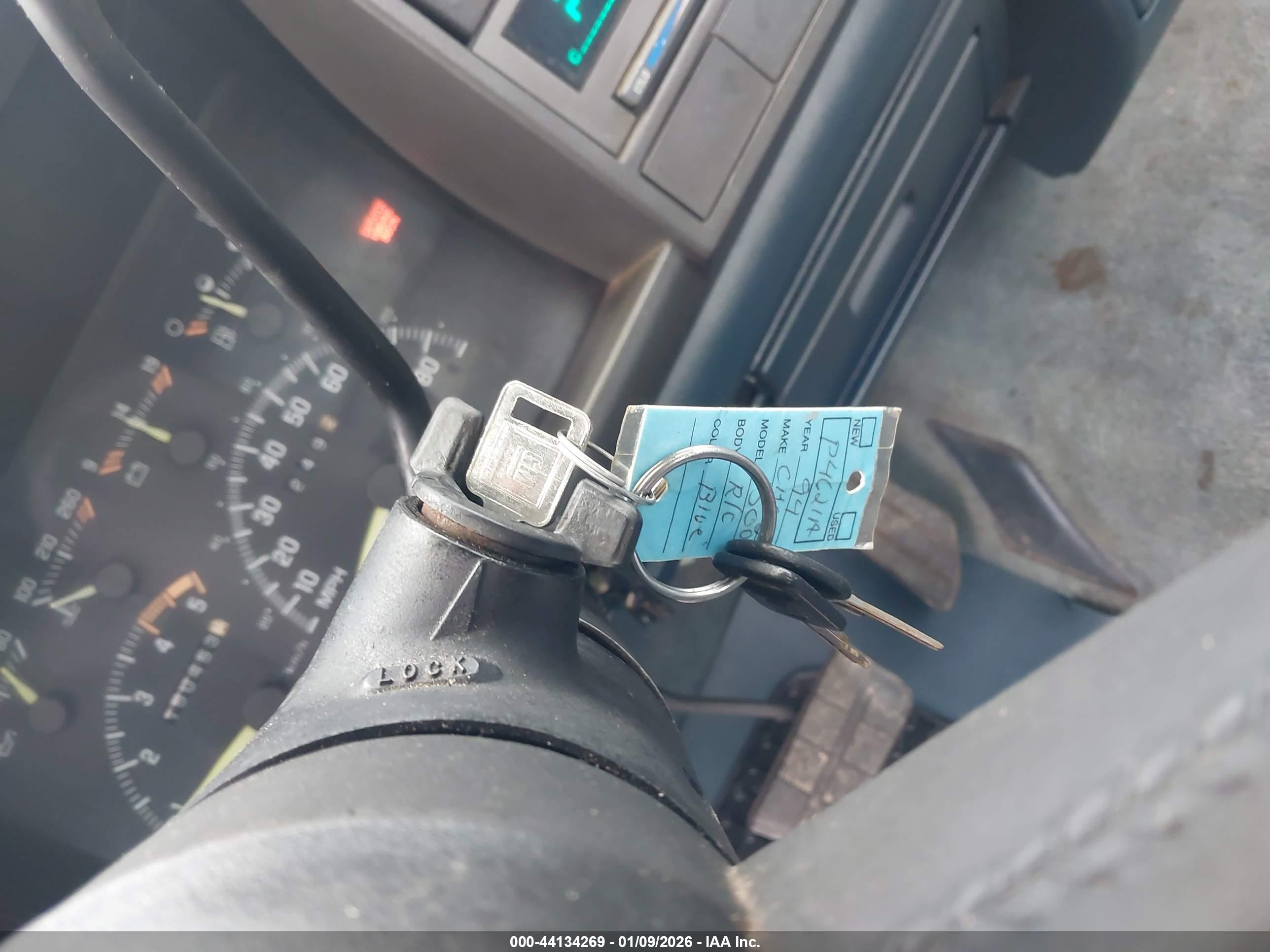 CHEVROLET GMT-400 image 11