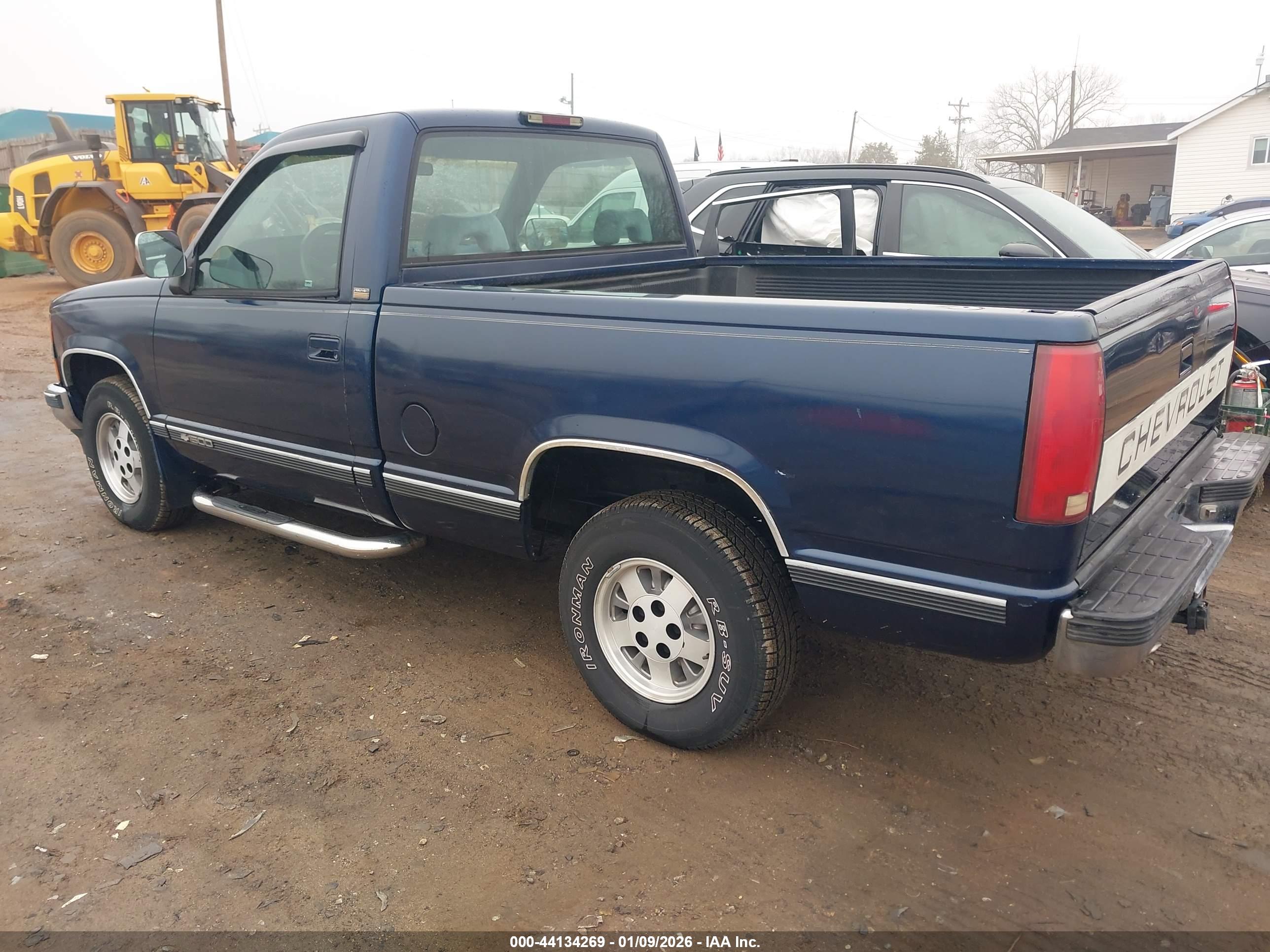 CHEVROLET GMT-400 image 3