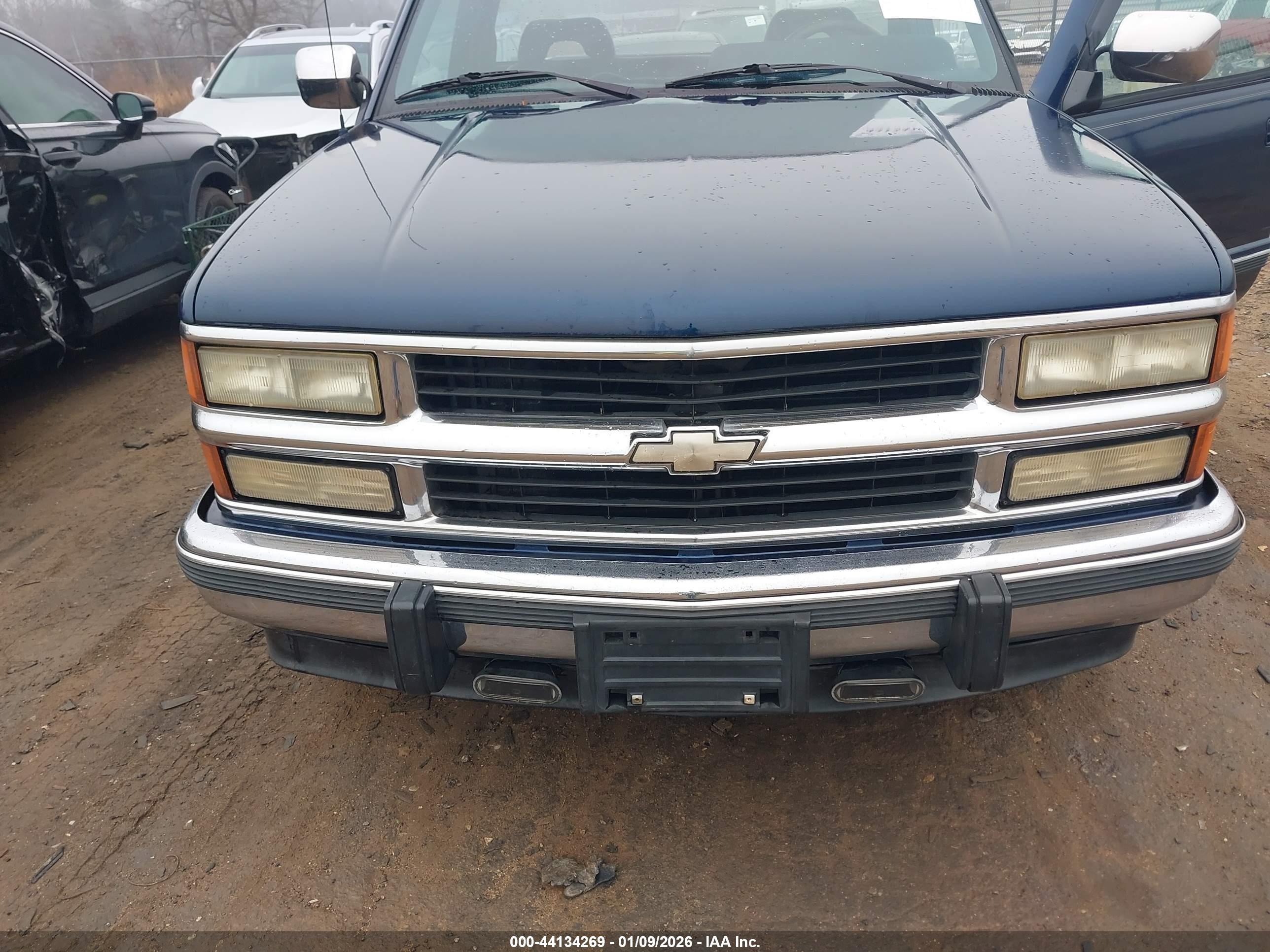 CHEVROLET GMT-400 image 6