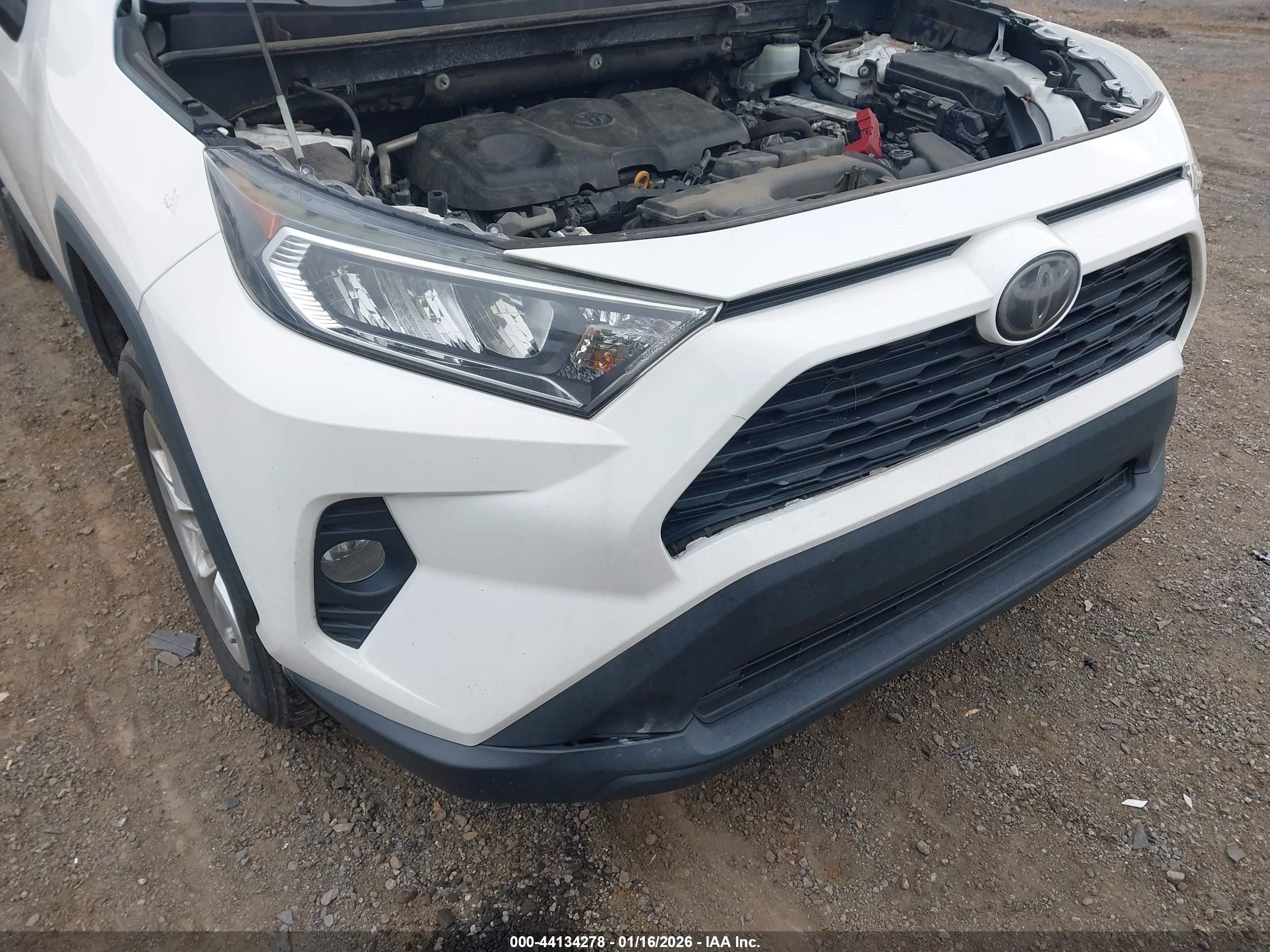 TOYOTA RAV4 image 6