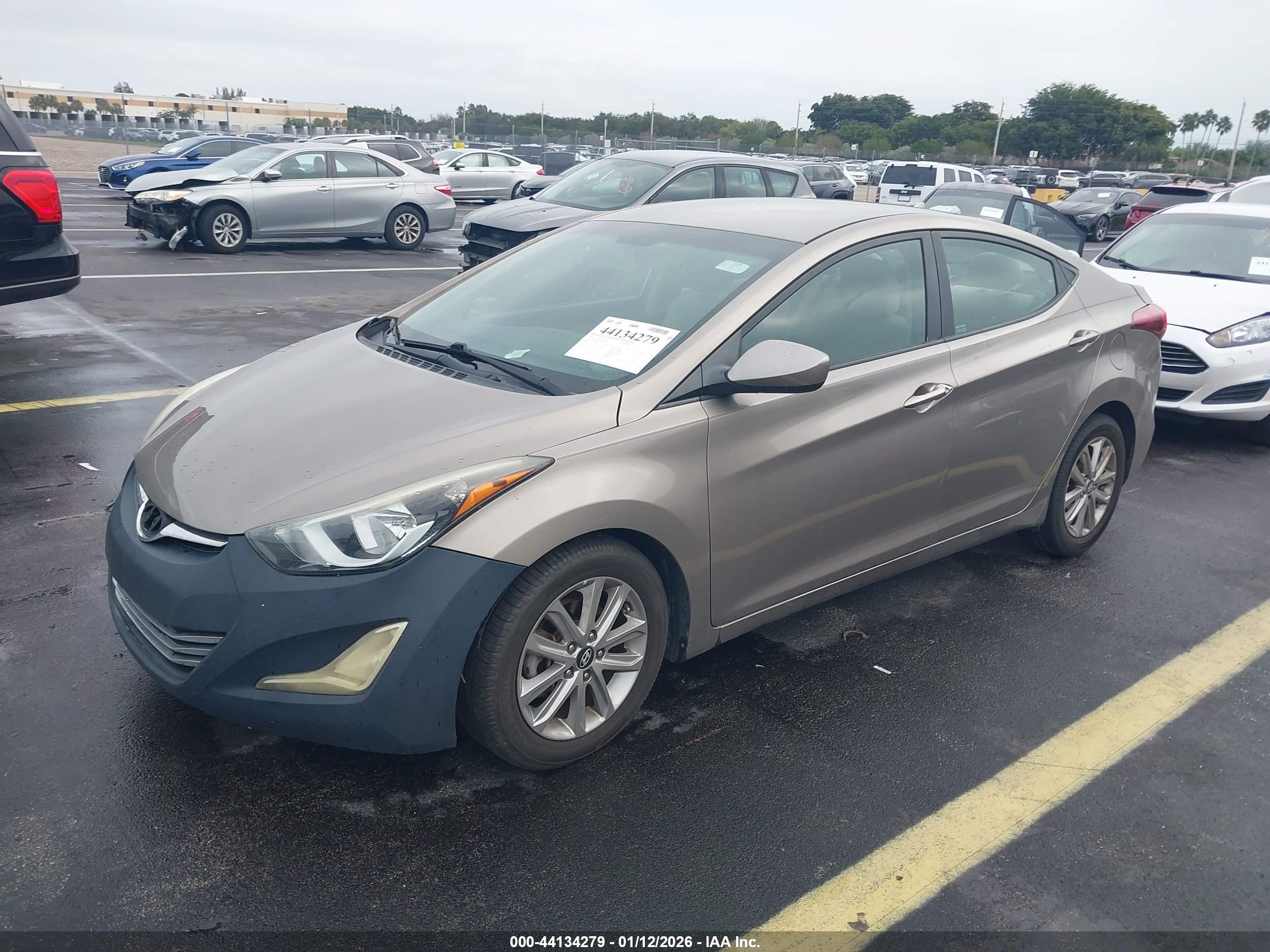 HYUNDAI ELANTRA image 2