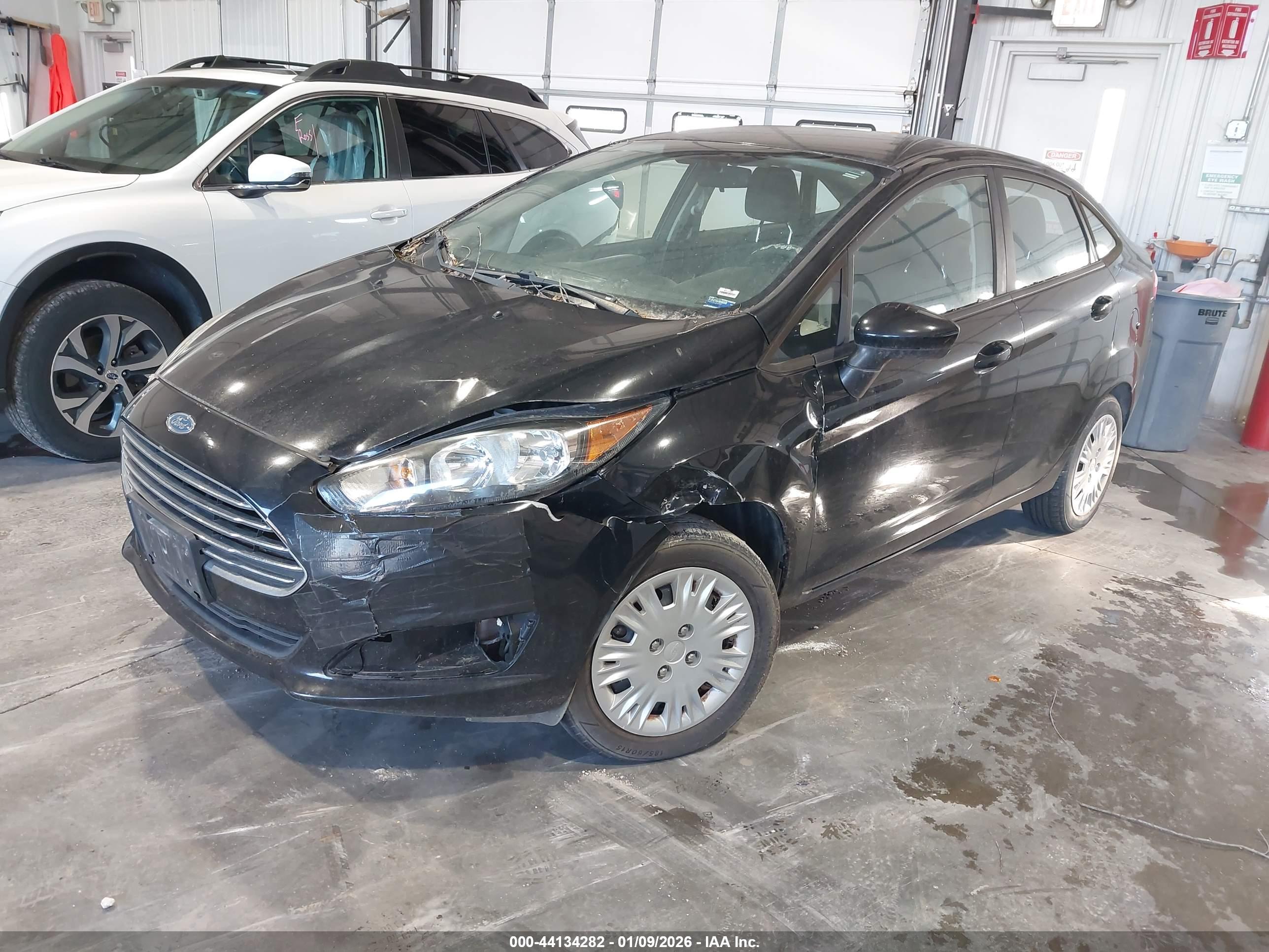 FORD FIESTA image 2
