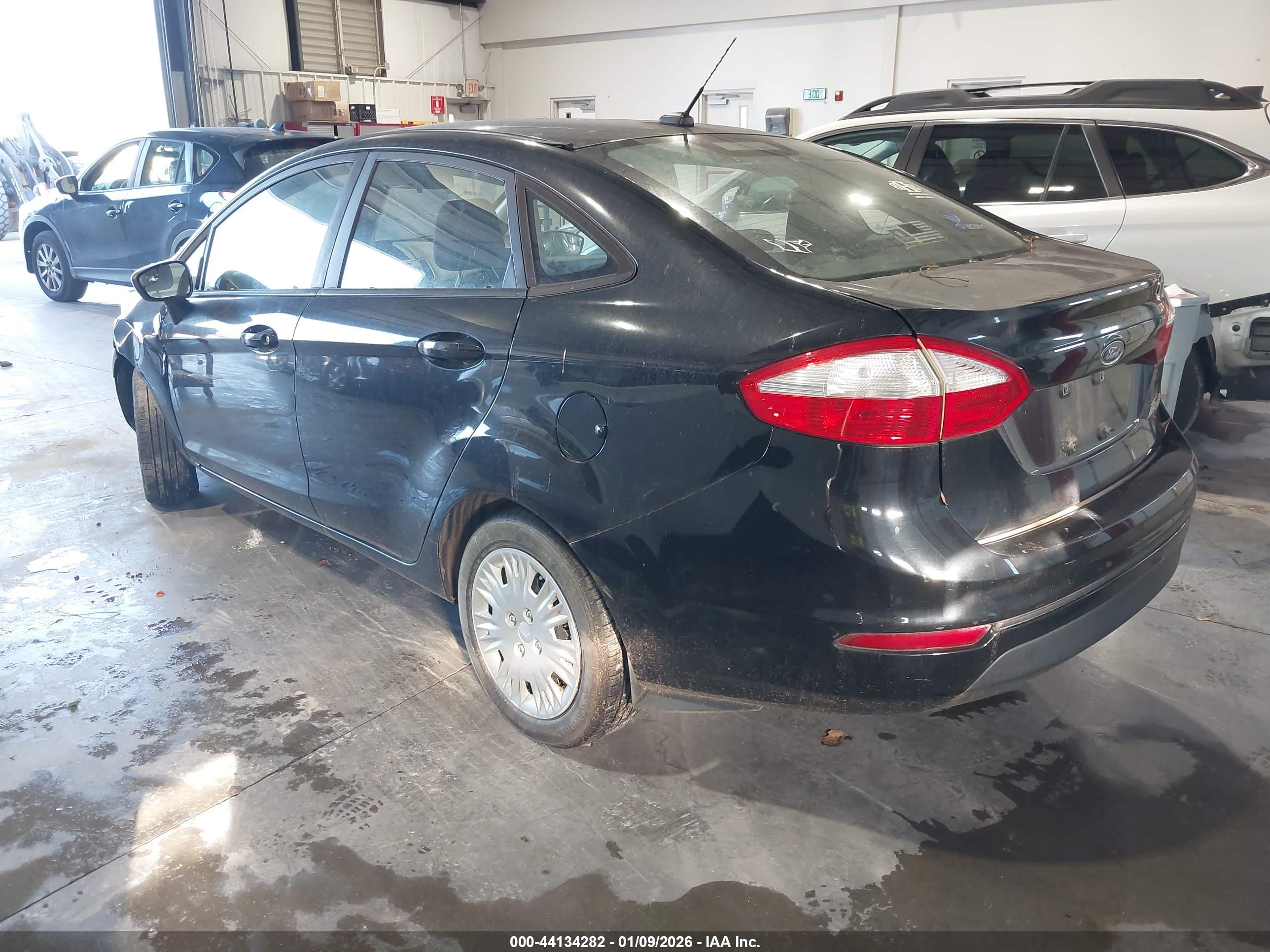 FORD FIESTA image 3