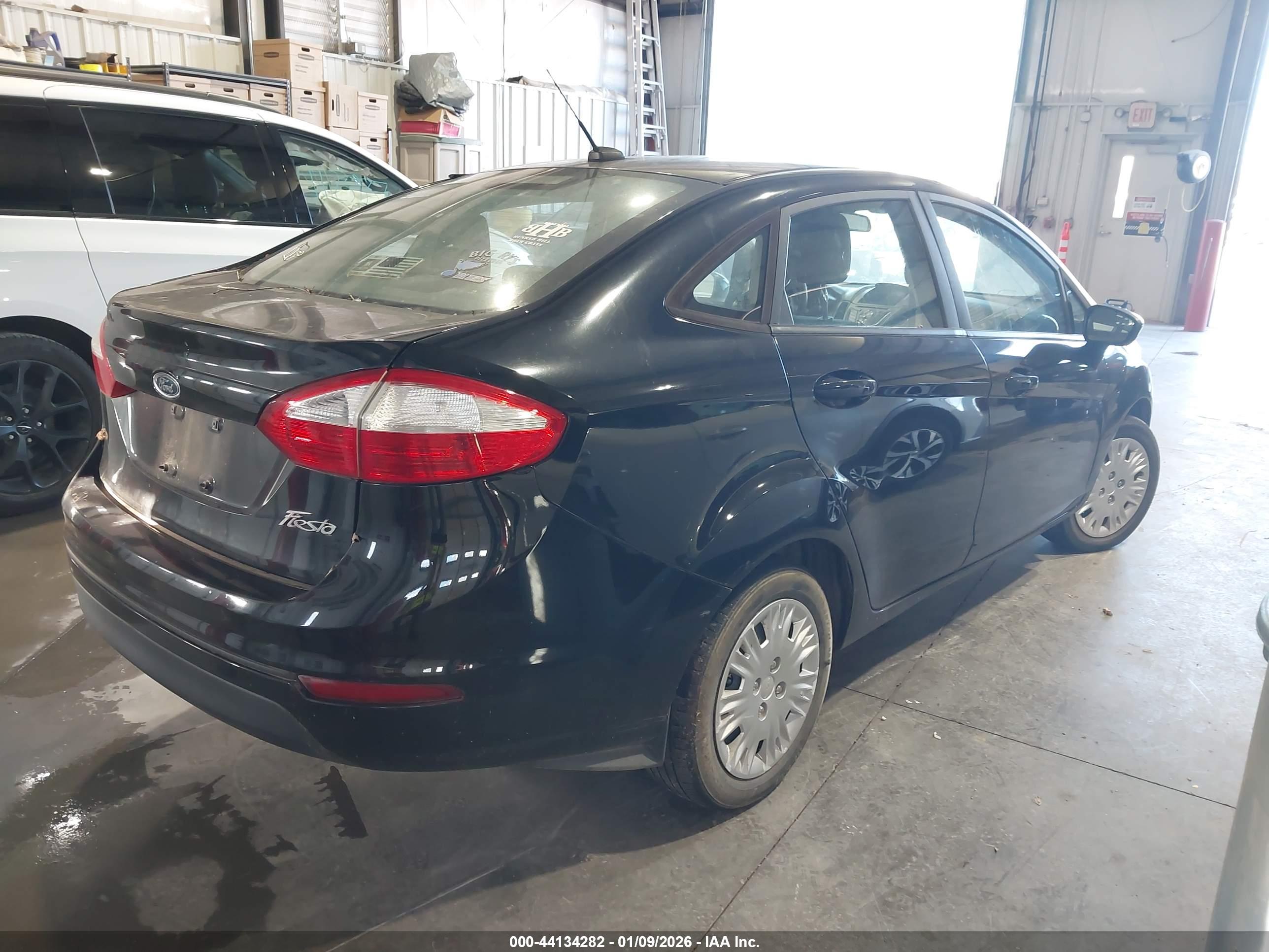 FORD FIESTA image 4