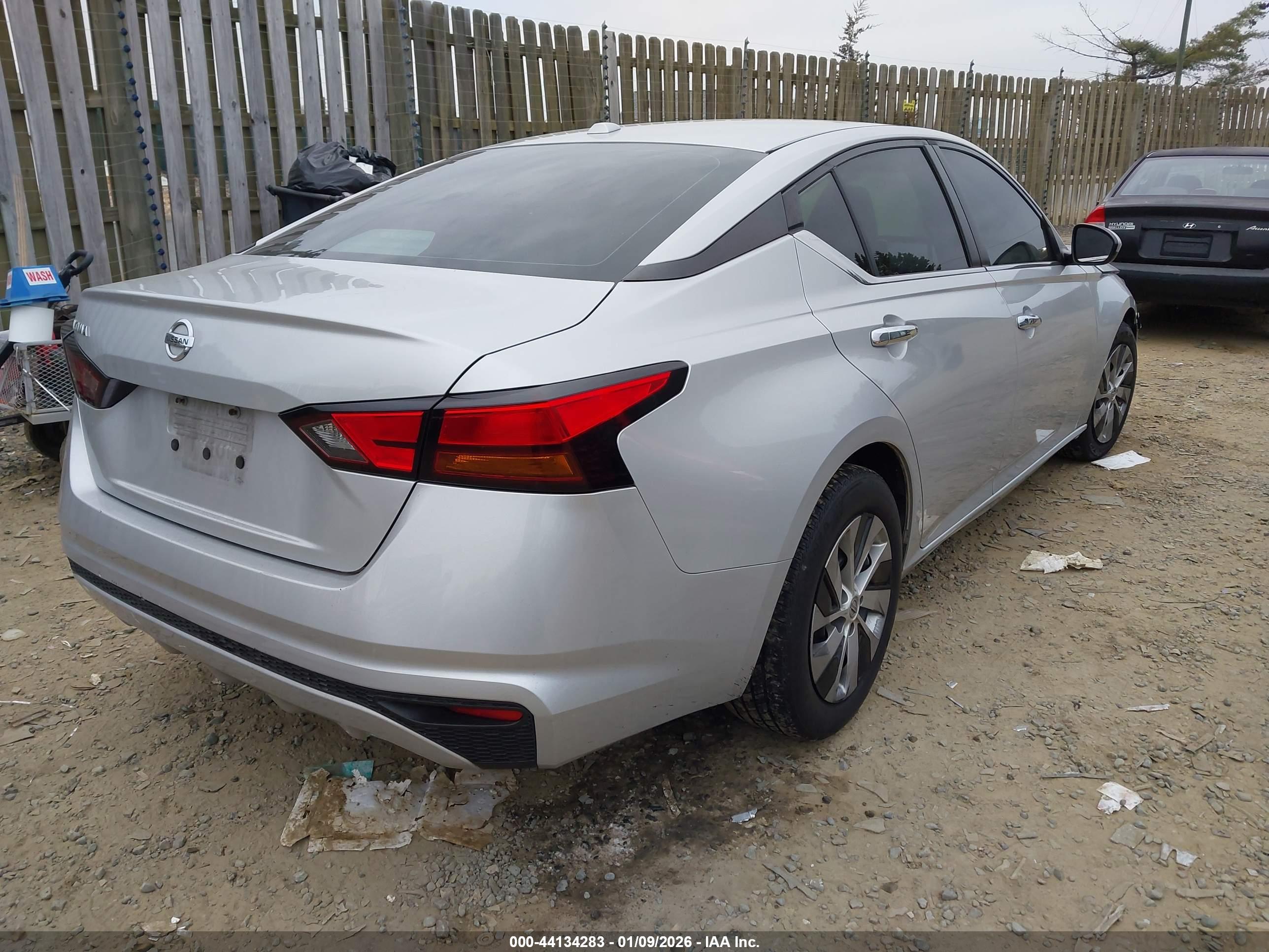 NISSAN ALTIMA image 4