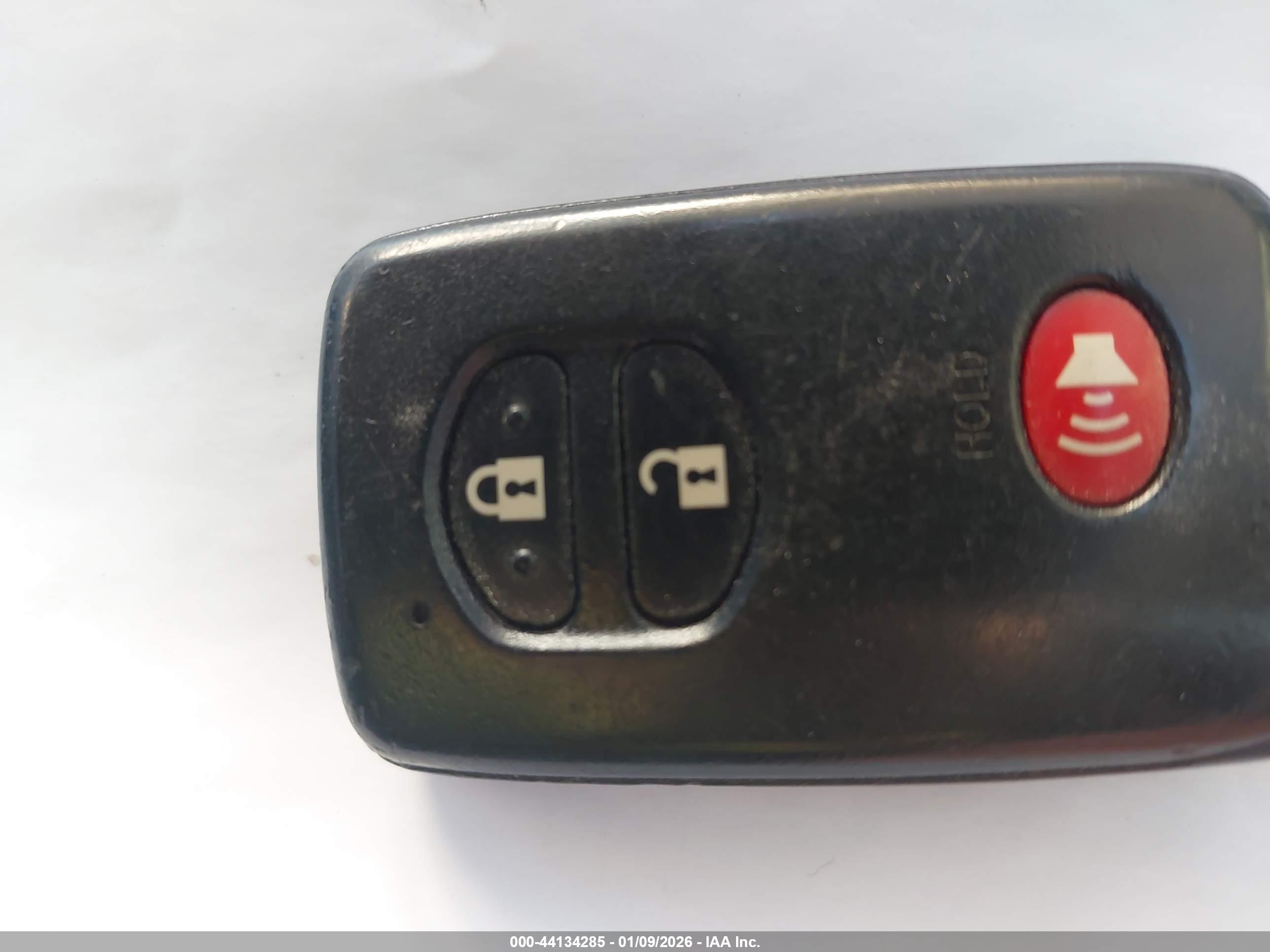 TOYOTA PRIUS image 11