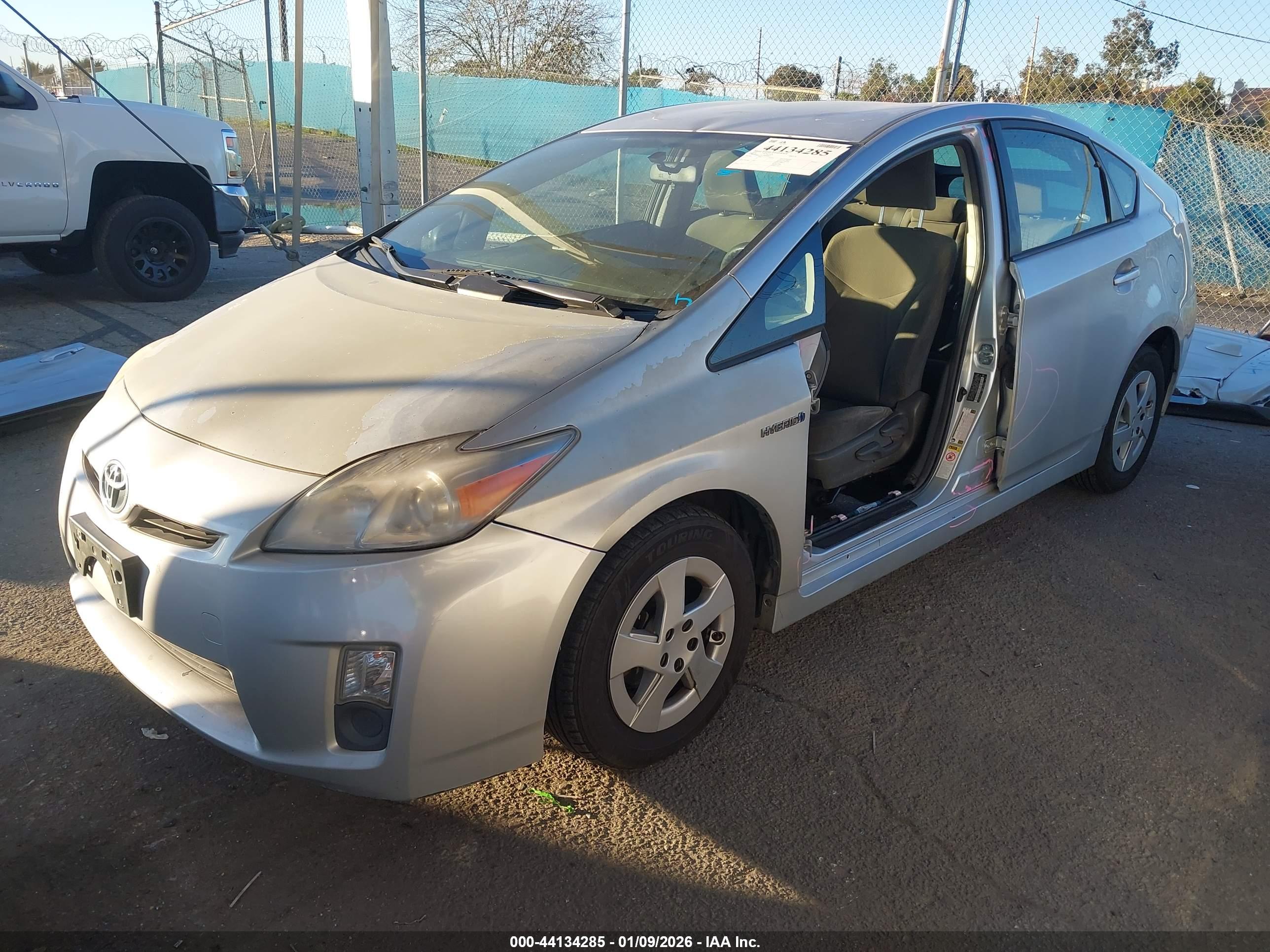 TOYOTA PRIUS image 2