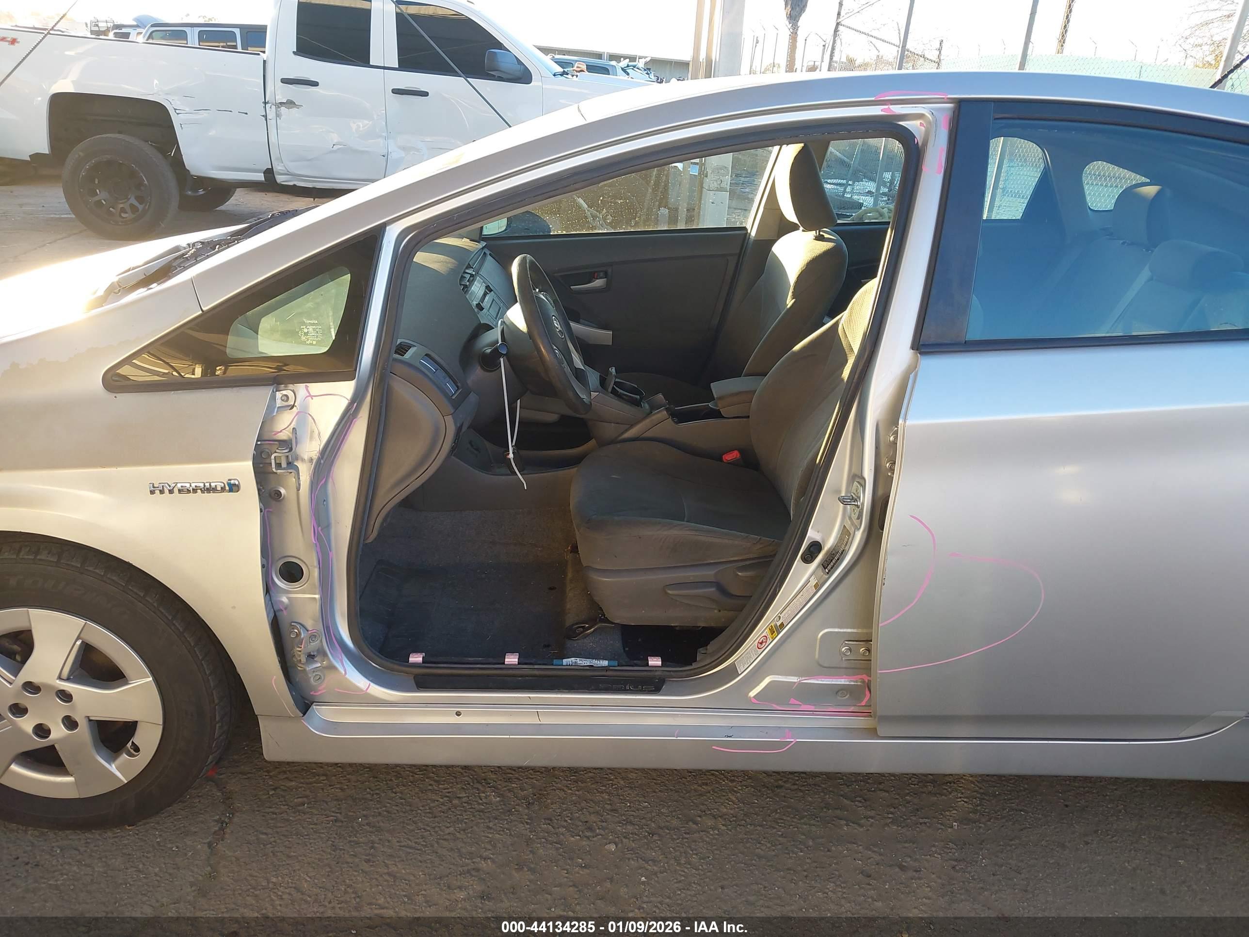 TOYOTA PRIUS image 6