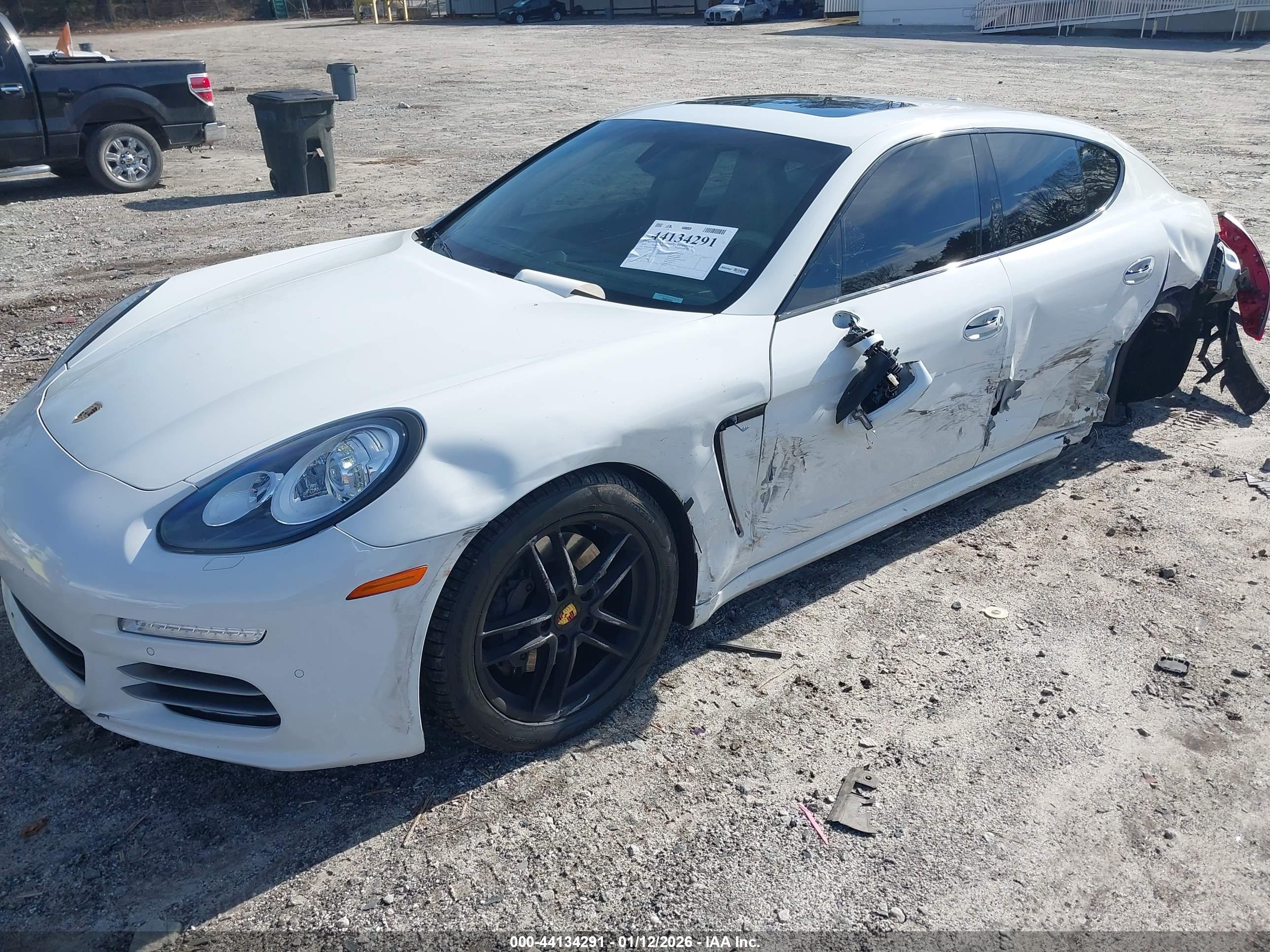 PORSCHE PANAMERA image 2