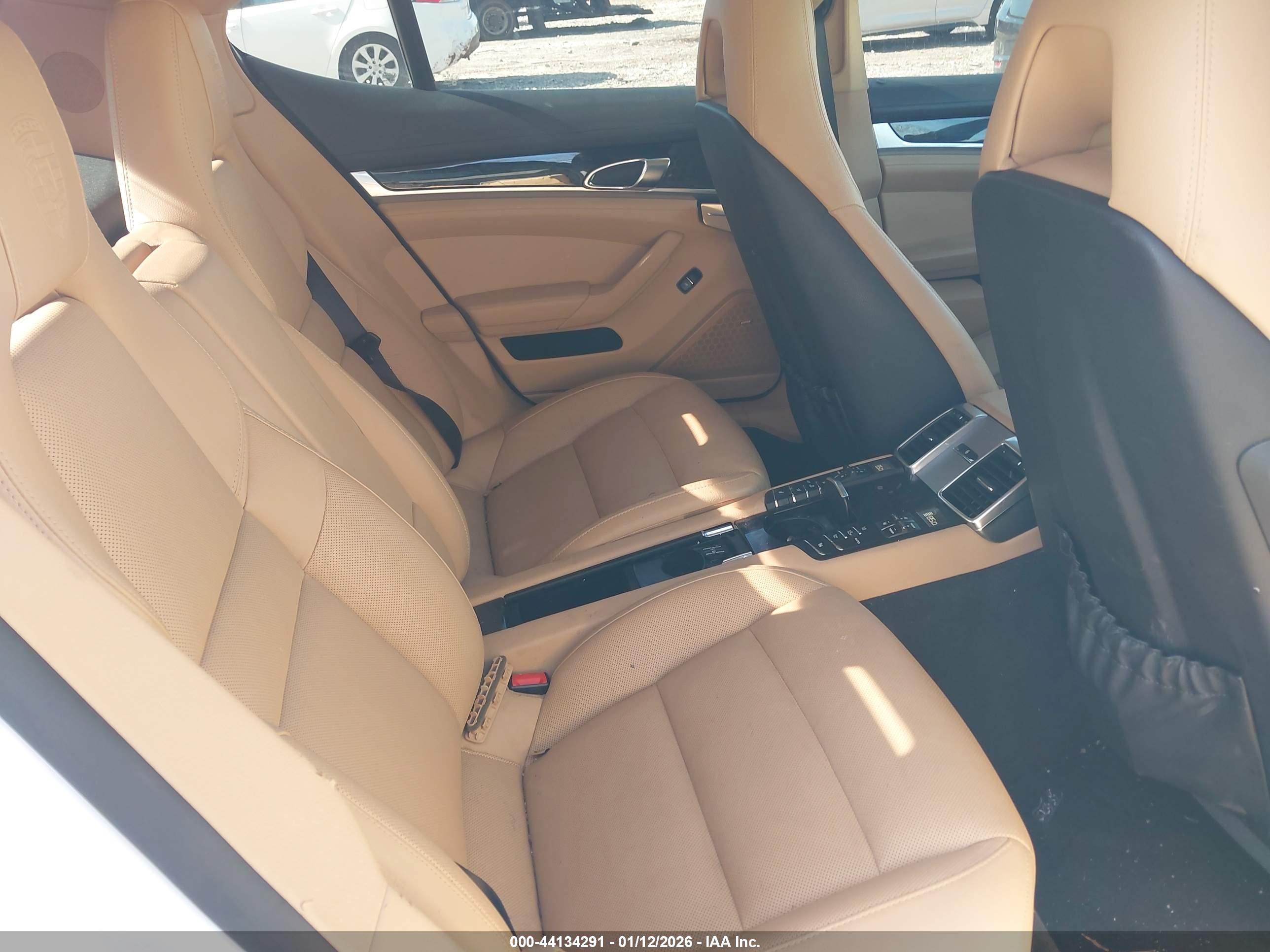 PORSCHE PANAMERA image 8