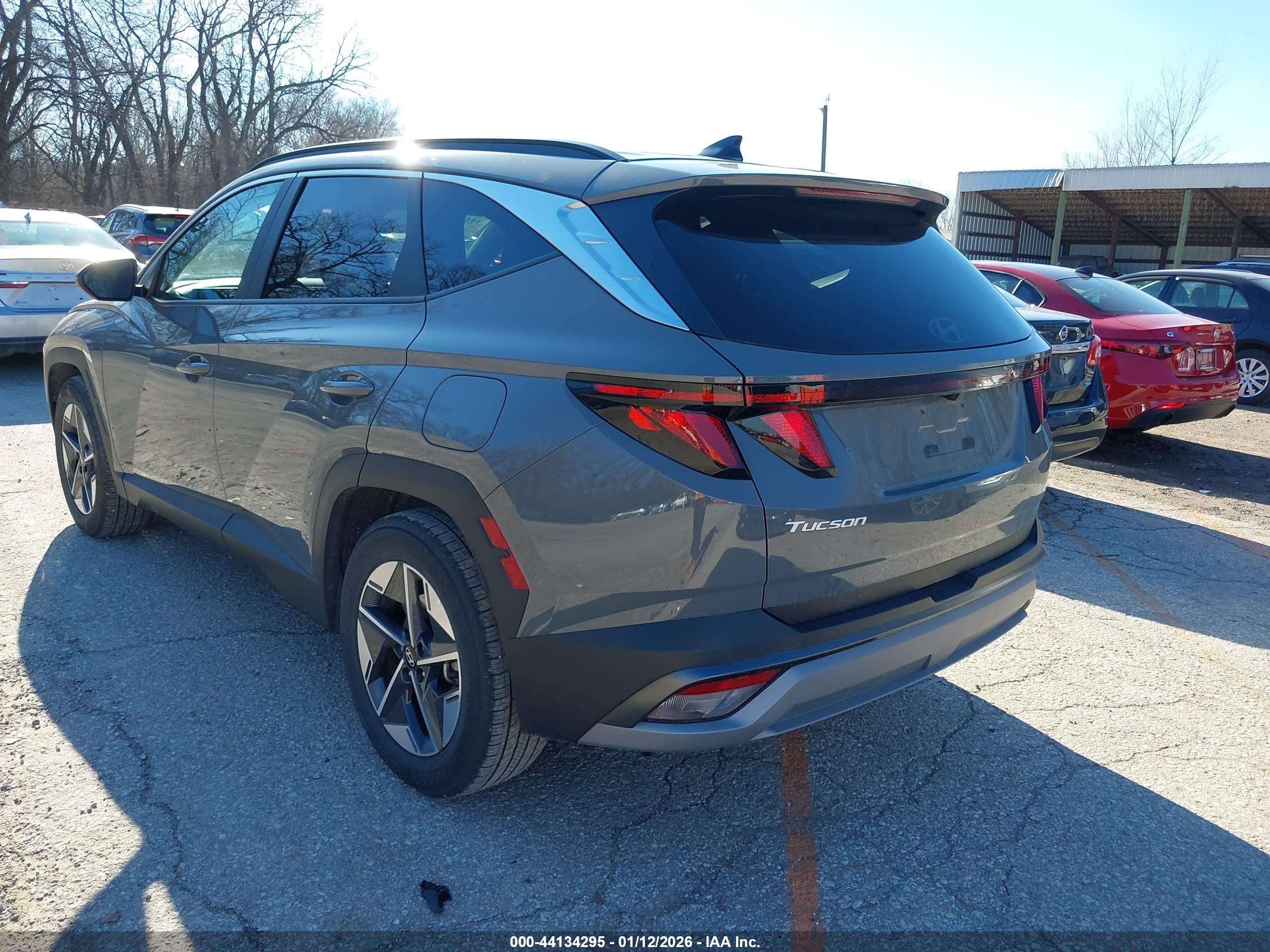 HYUNDAI TUCSON image 3