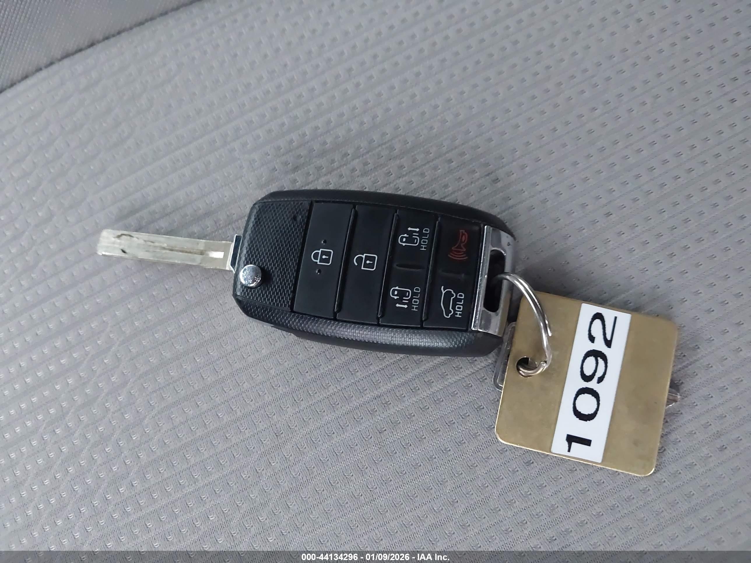 KIA SEDONA image 11