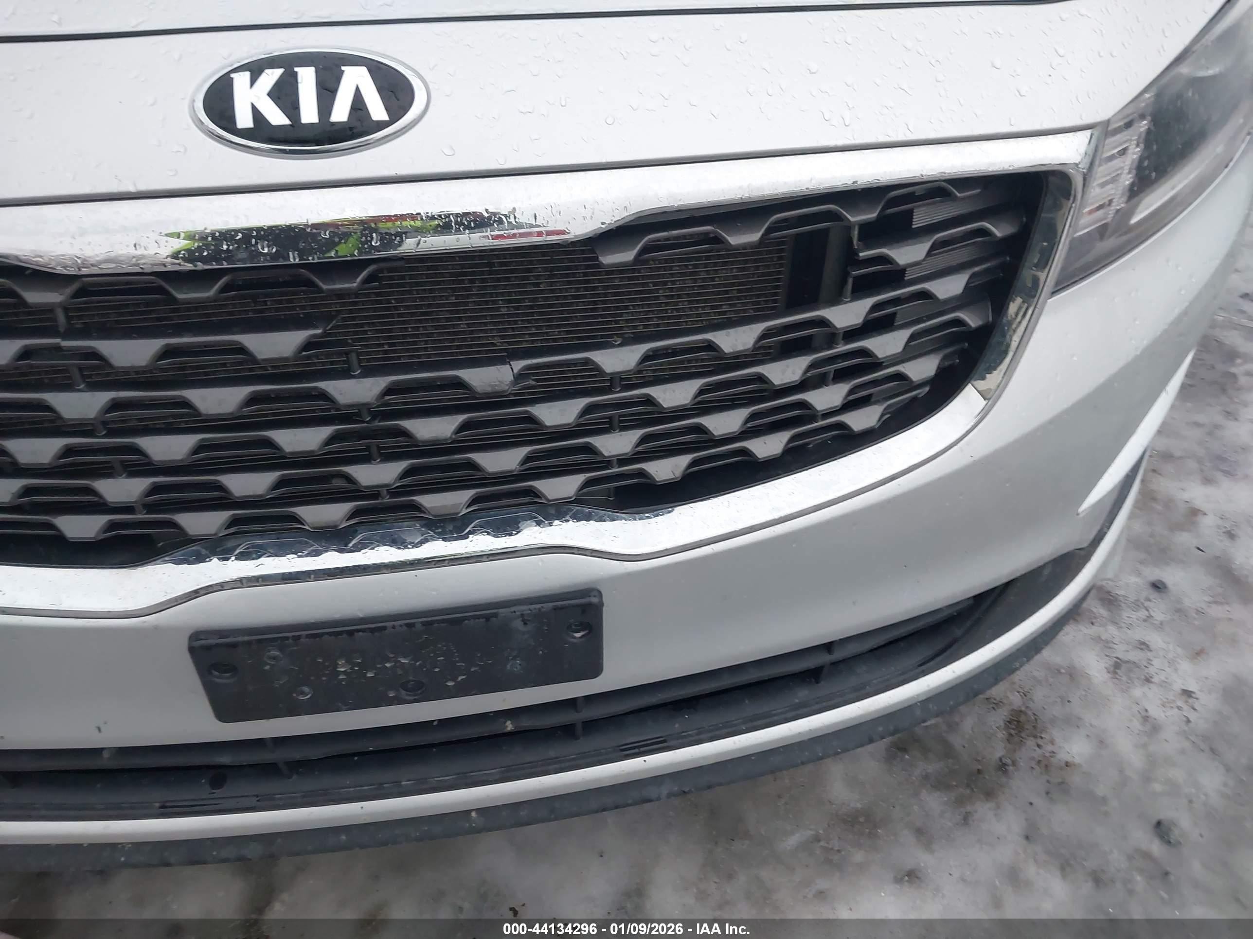 KIA SEDONA image 6