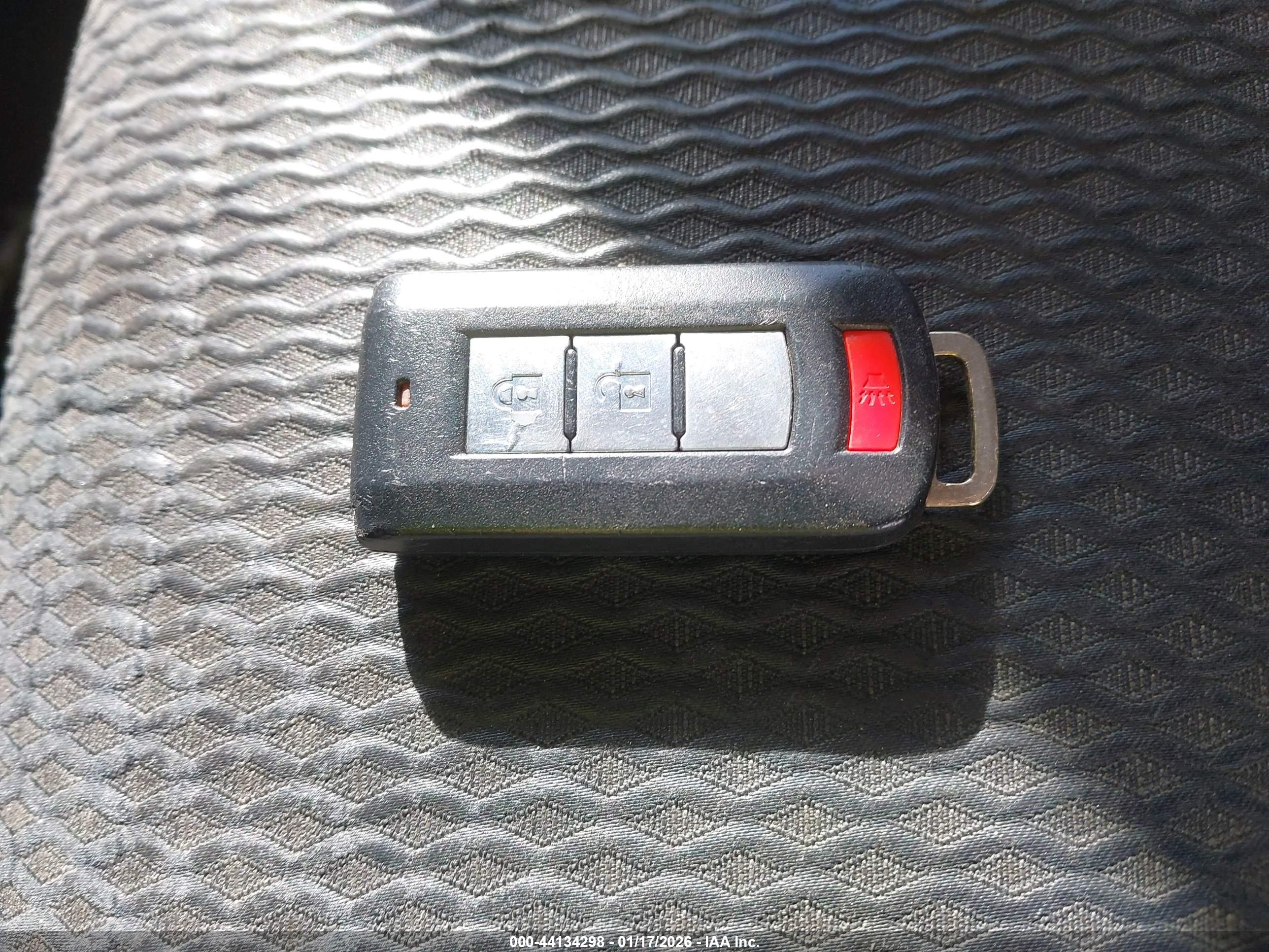 MITSUBISHI OUTLANDER image 11