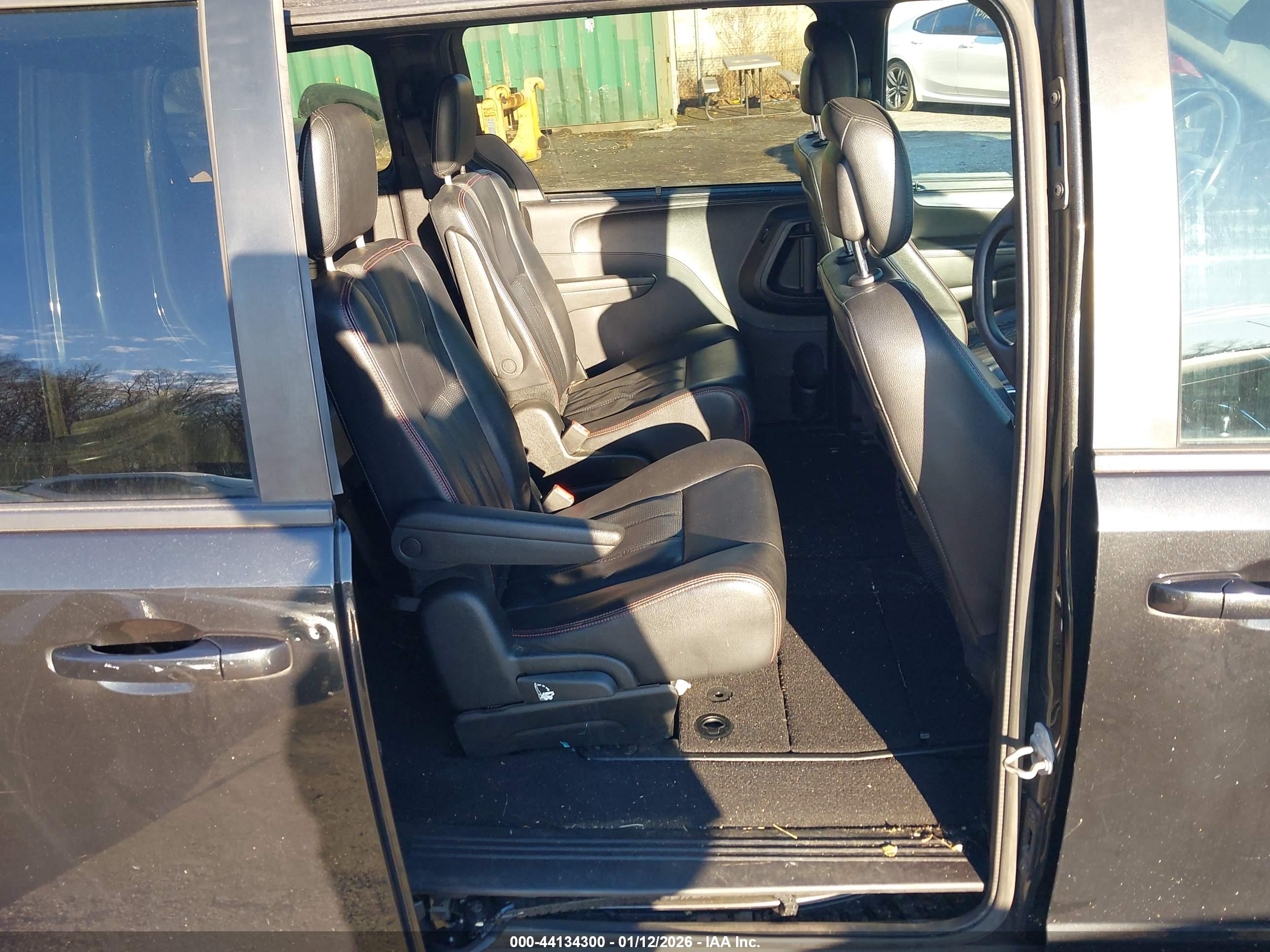 DODGE GRAND image 8