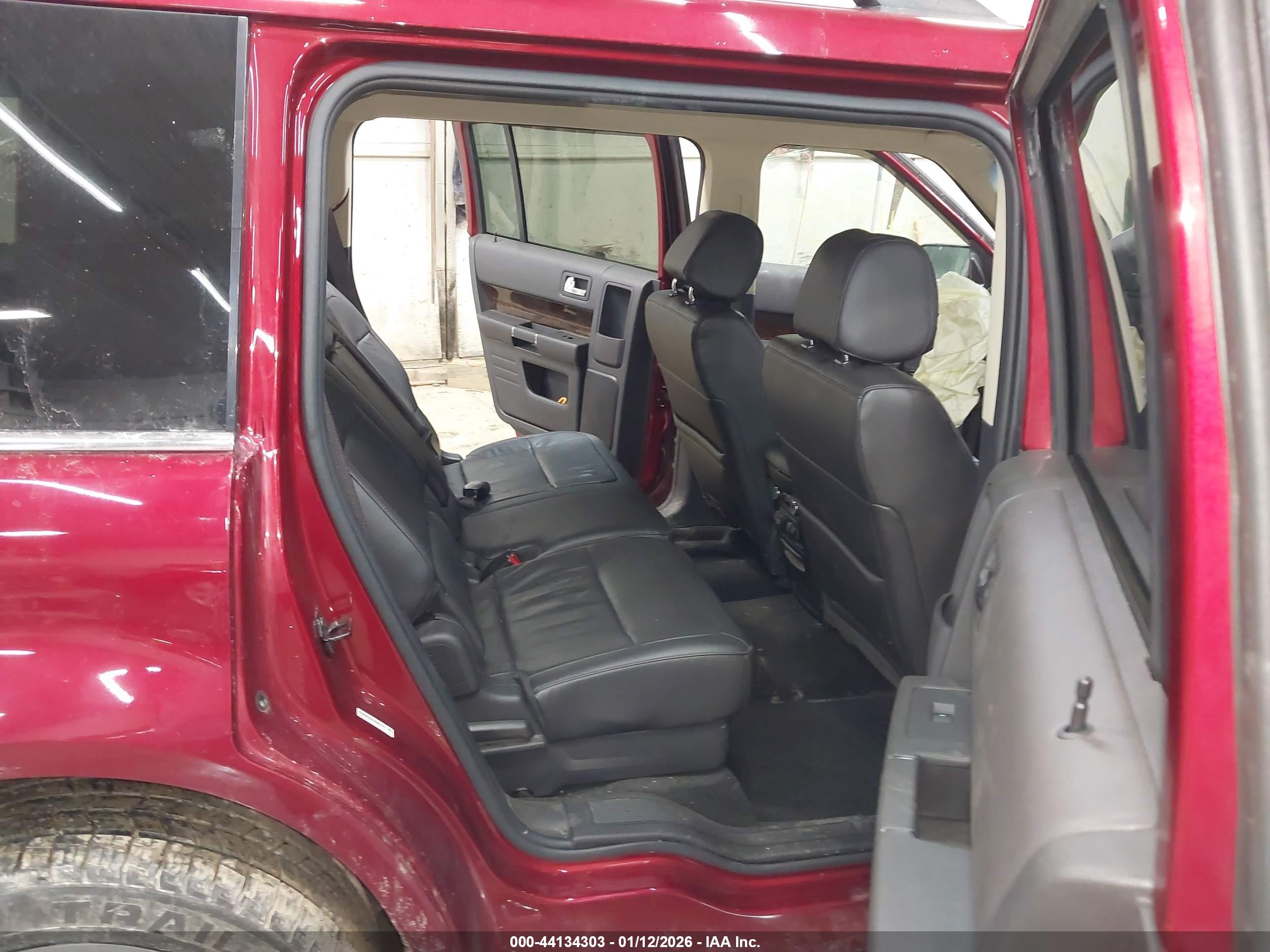 FORD FLEX image 8